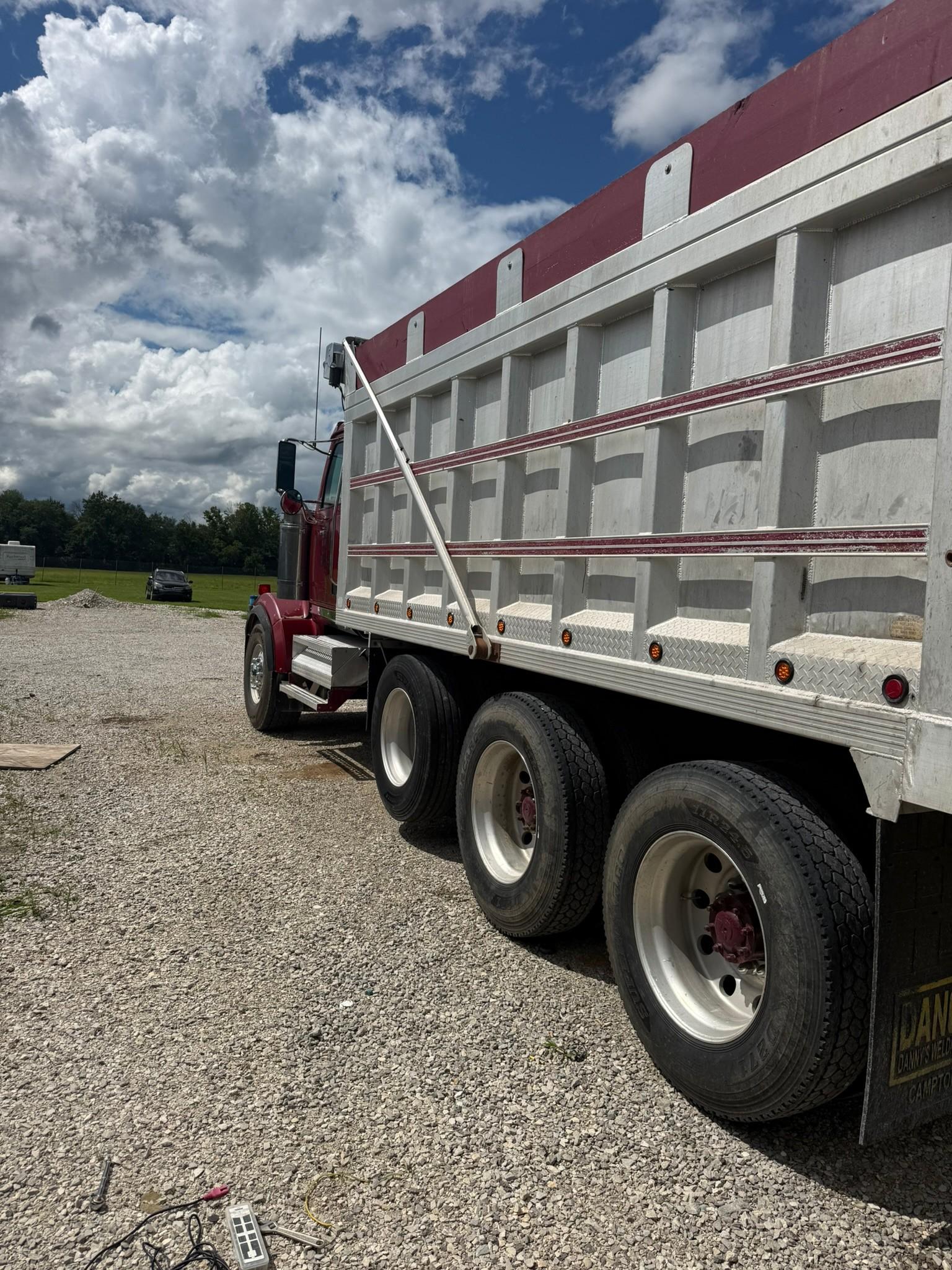 1998 Western Star 9500 Dump Truck - image 4