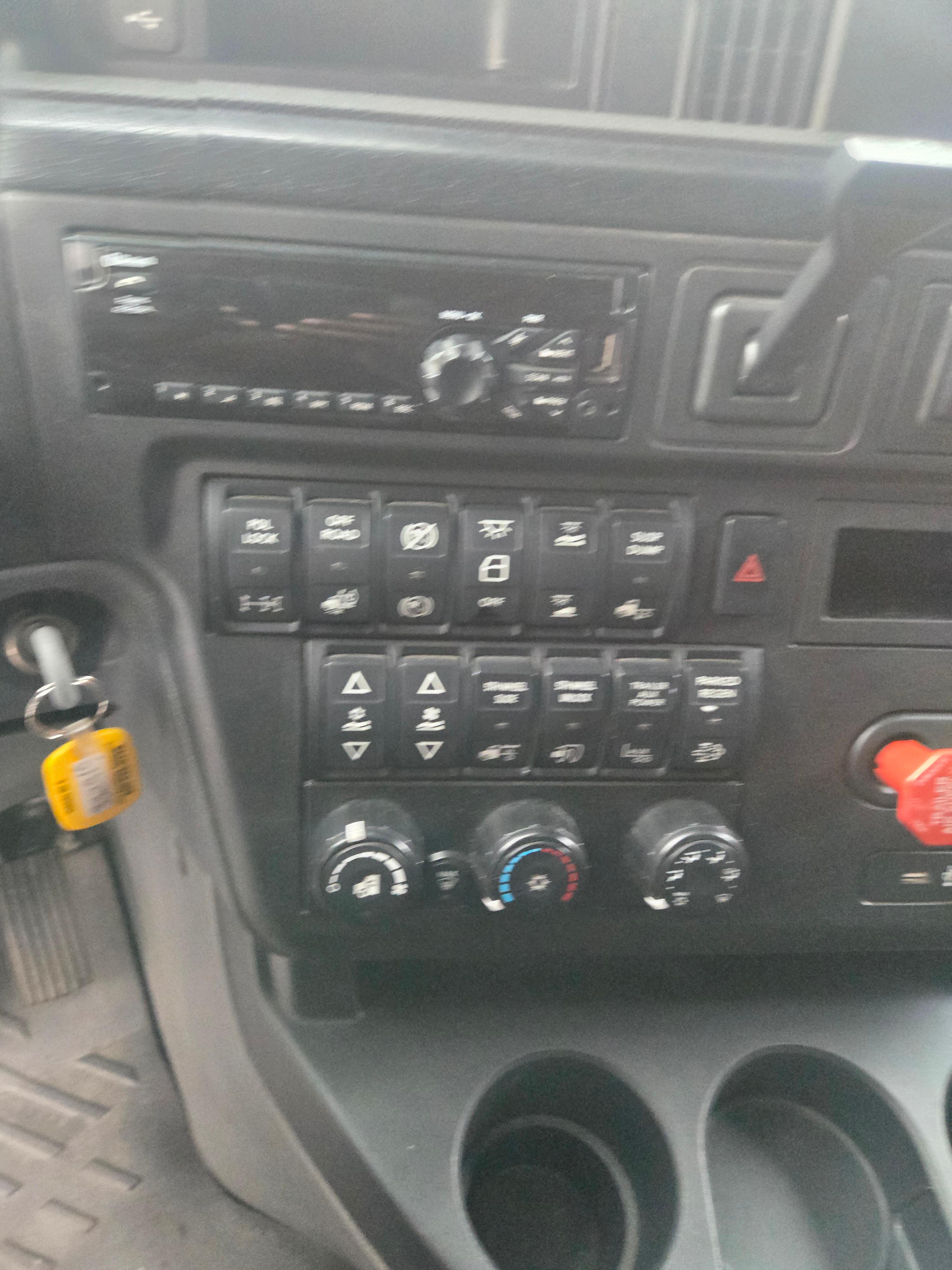 Semi-truck Sleeper - image 8
