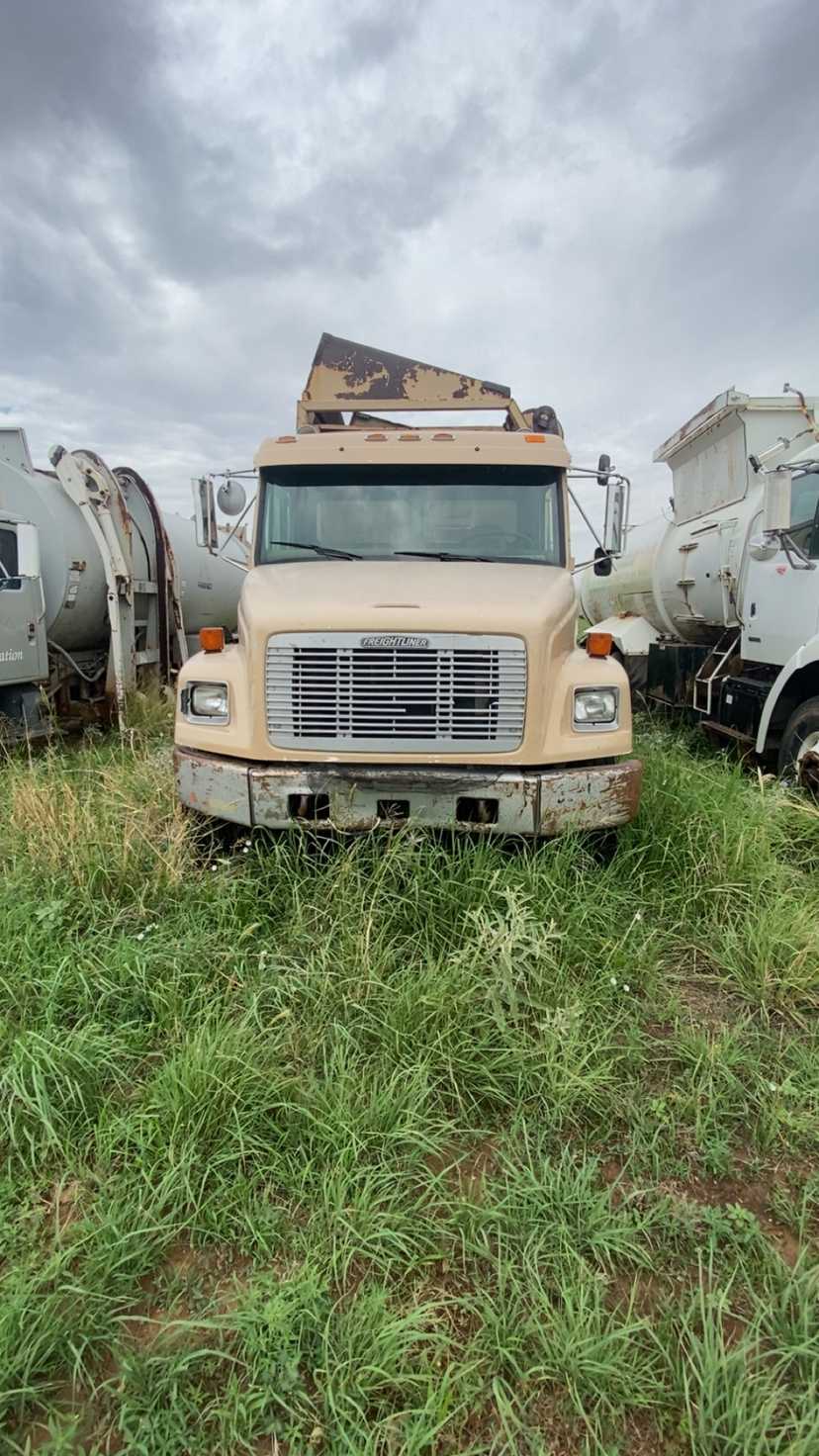 1996 Freightliner Wittke Automated Side Loader — photo 2