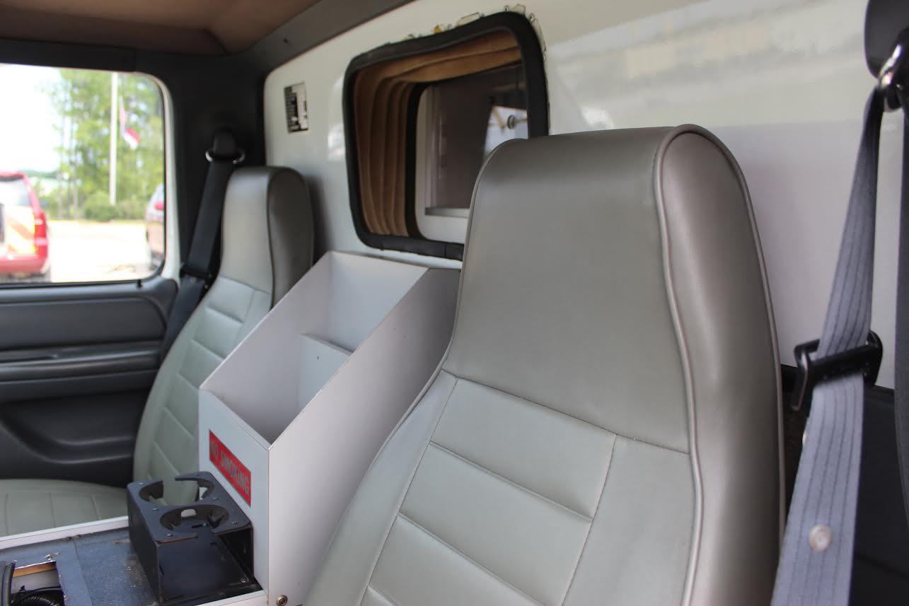 1993 Ford 4x4 Type I Ambulance - image 8