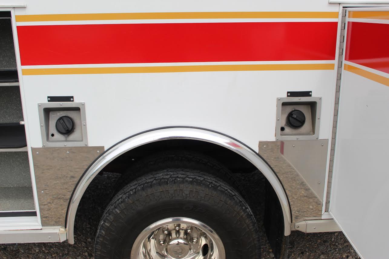 1993 Ford 4x4 Type I Ambulance - image 19