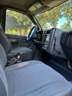 2005 Chevrolet 4500 Command Center - image 5