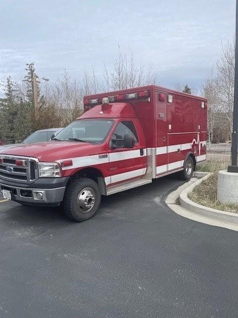 2007 Ford Ambulance - image 2