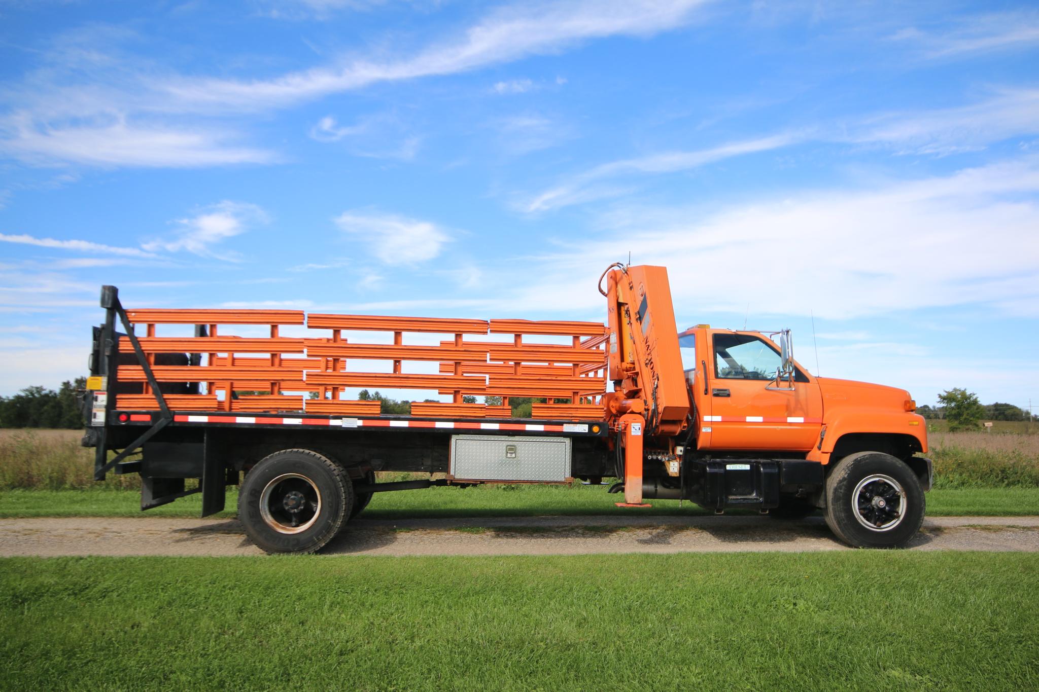 1991 GMC C7H042 TopKick Crane Truck - National N85 - image 3