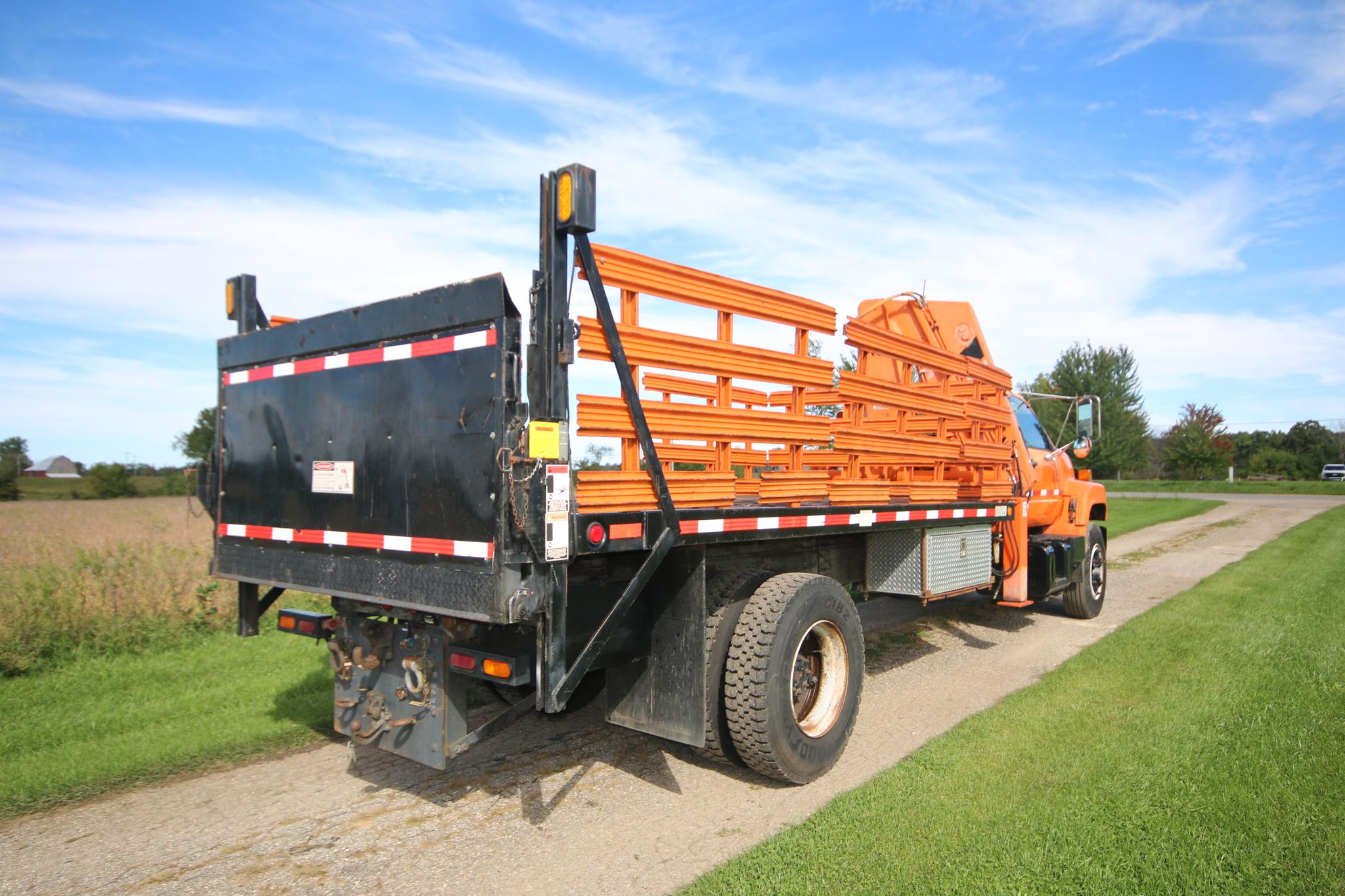 1991 GMC C7H042 TopKick Crane Truck - National N85 - image 4
