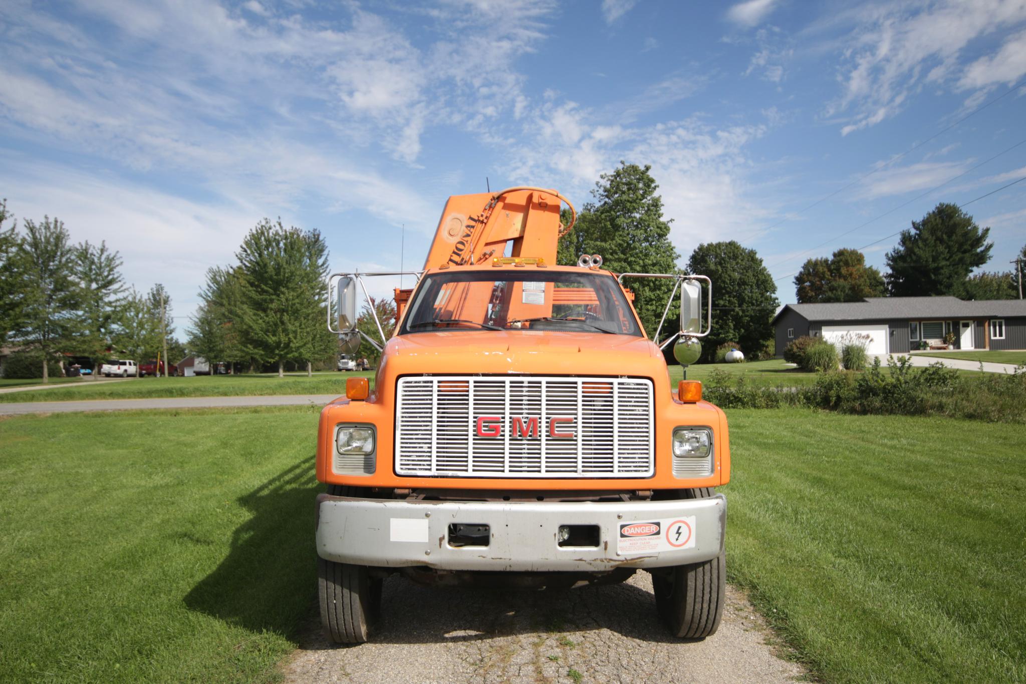 1991 GMC C7H042 TopKick Crane Truck - National N85 - image 2
