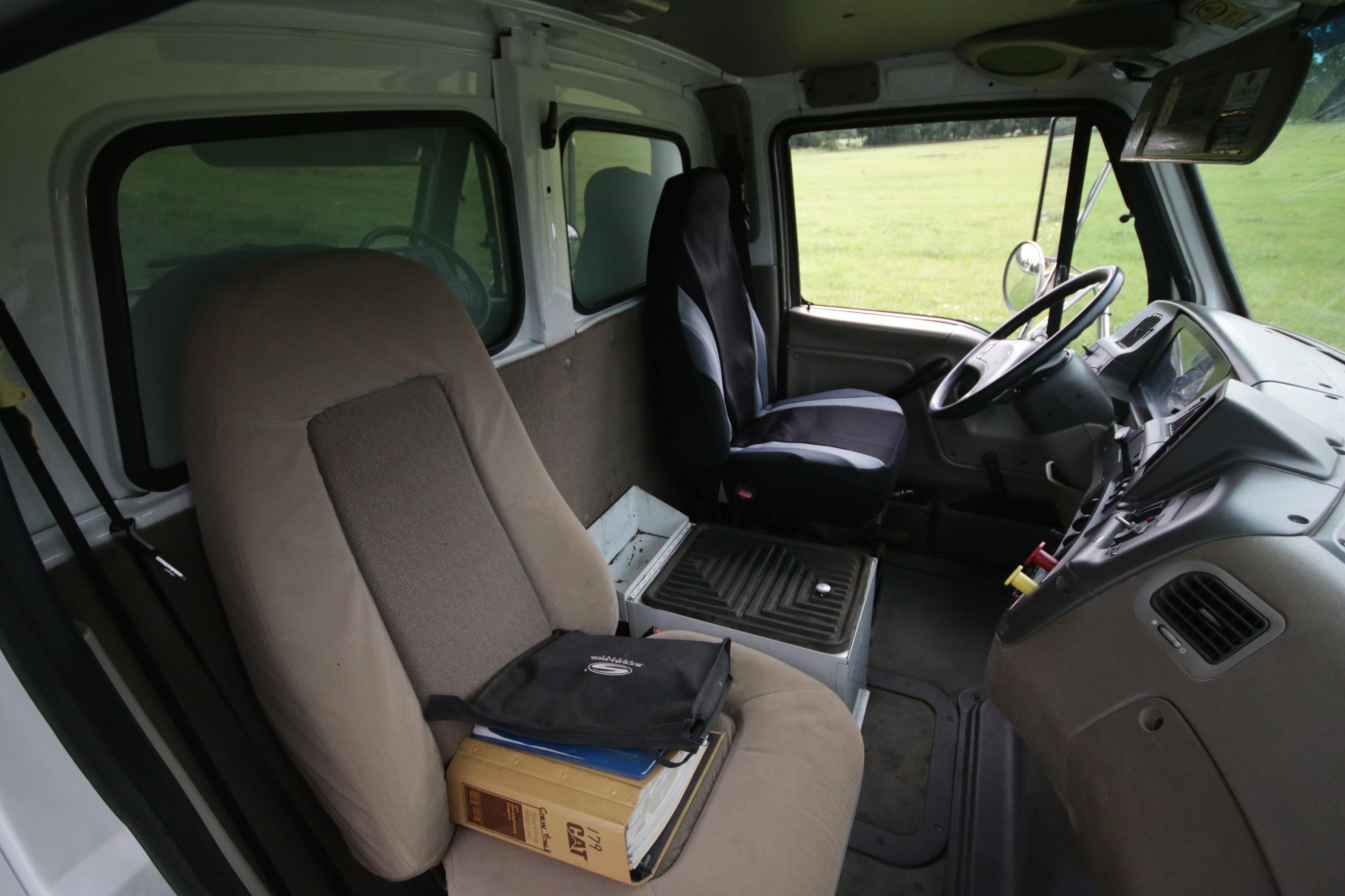2007 Sterling Acterra Enclosed Service Truck - image 8