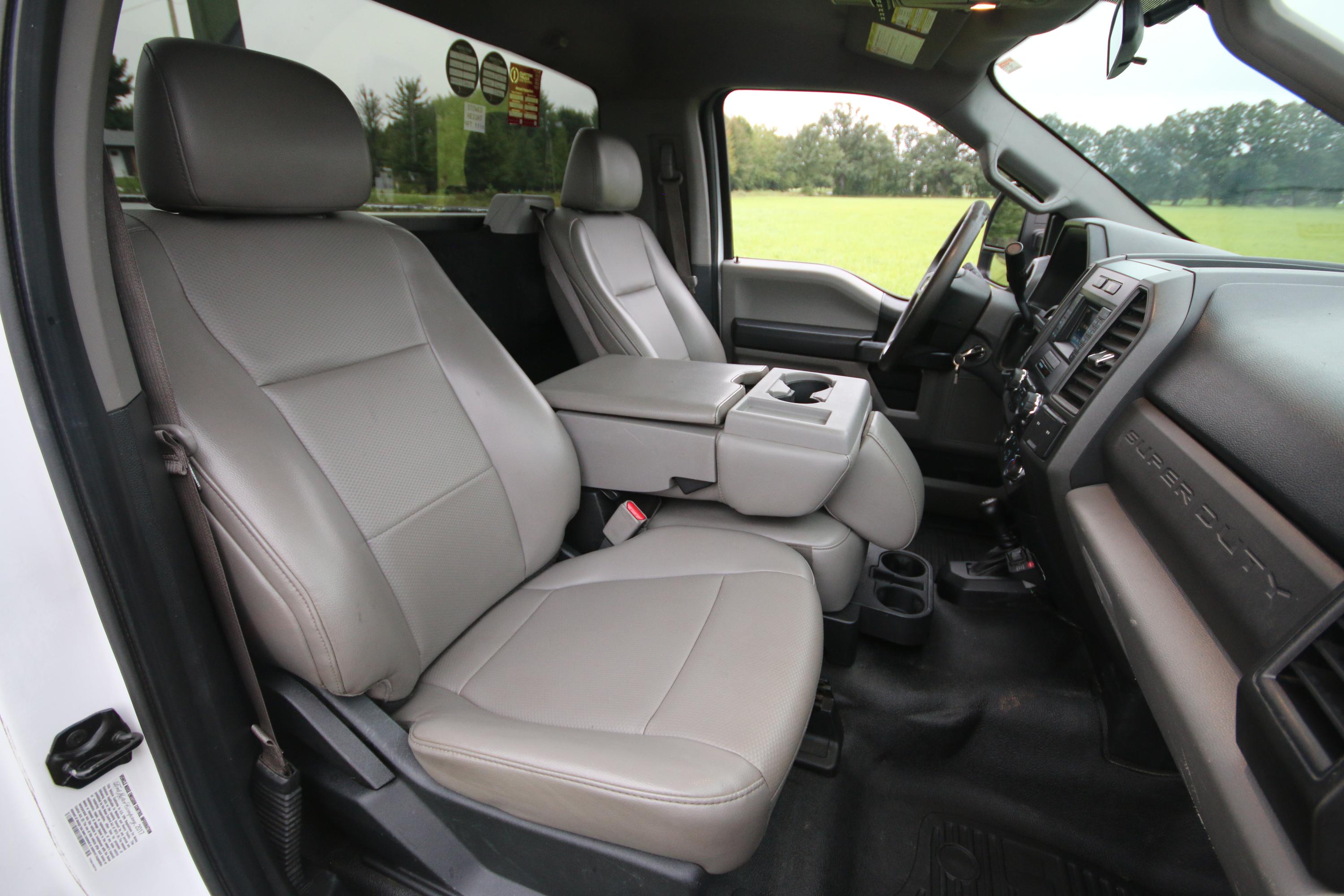 2017 Ford F-550 Super Duty with Versalift SST40EIH - image 12