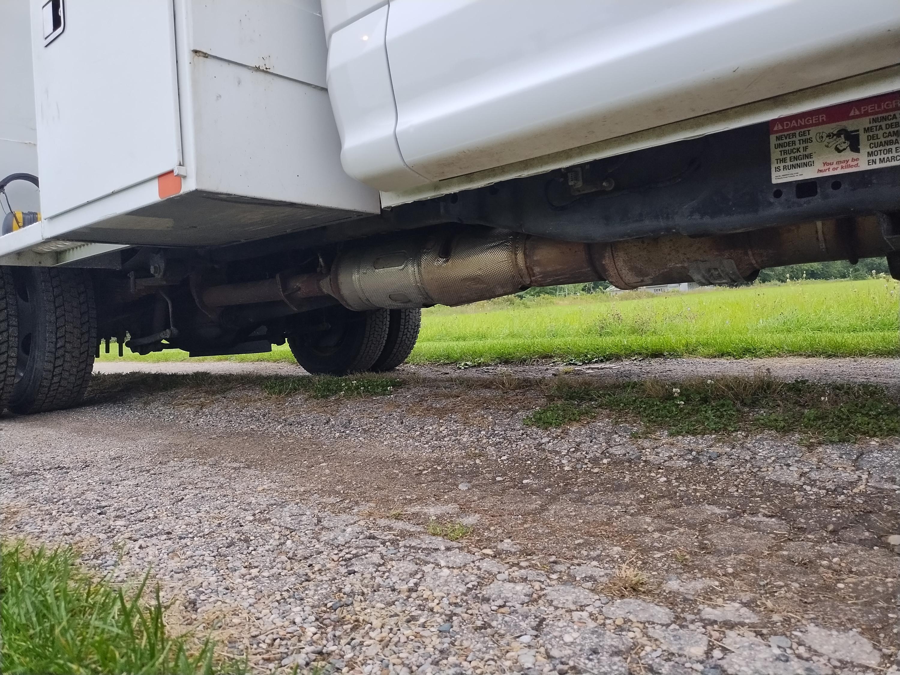 2017 Ford F-550 Super Duty with Versalift SST40EIH - image 16