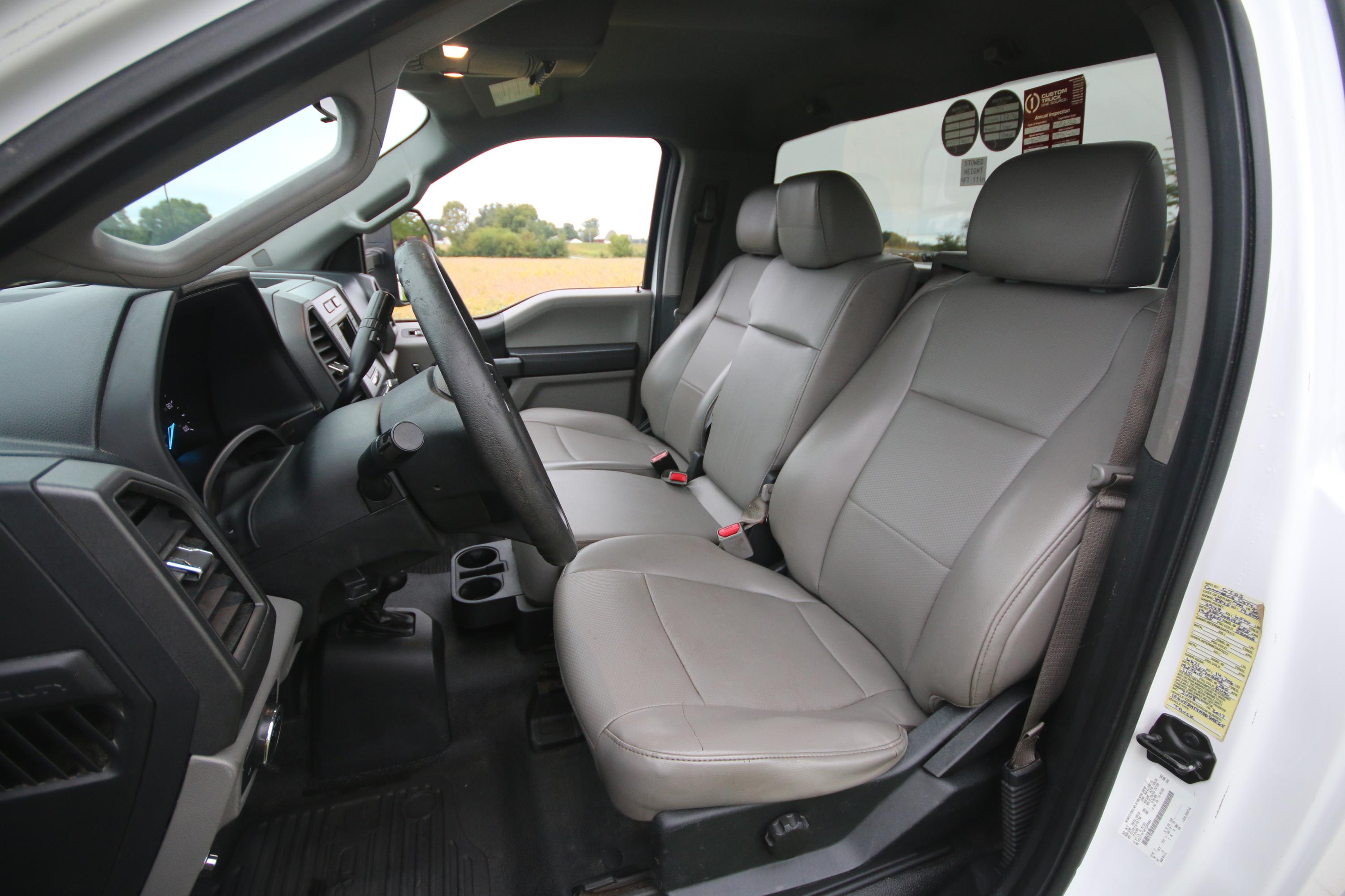 2017 Ford F-550 Super Duty with Versalift SST40EIH - image 10