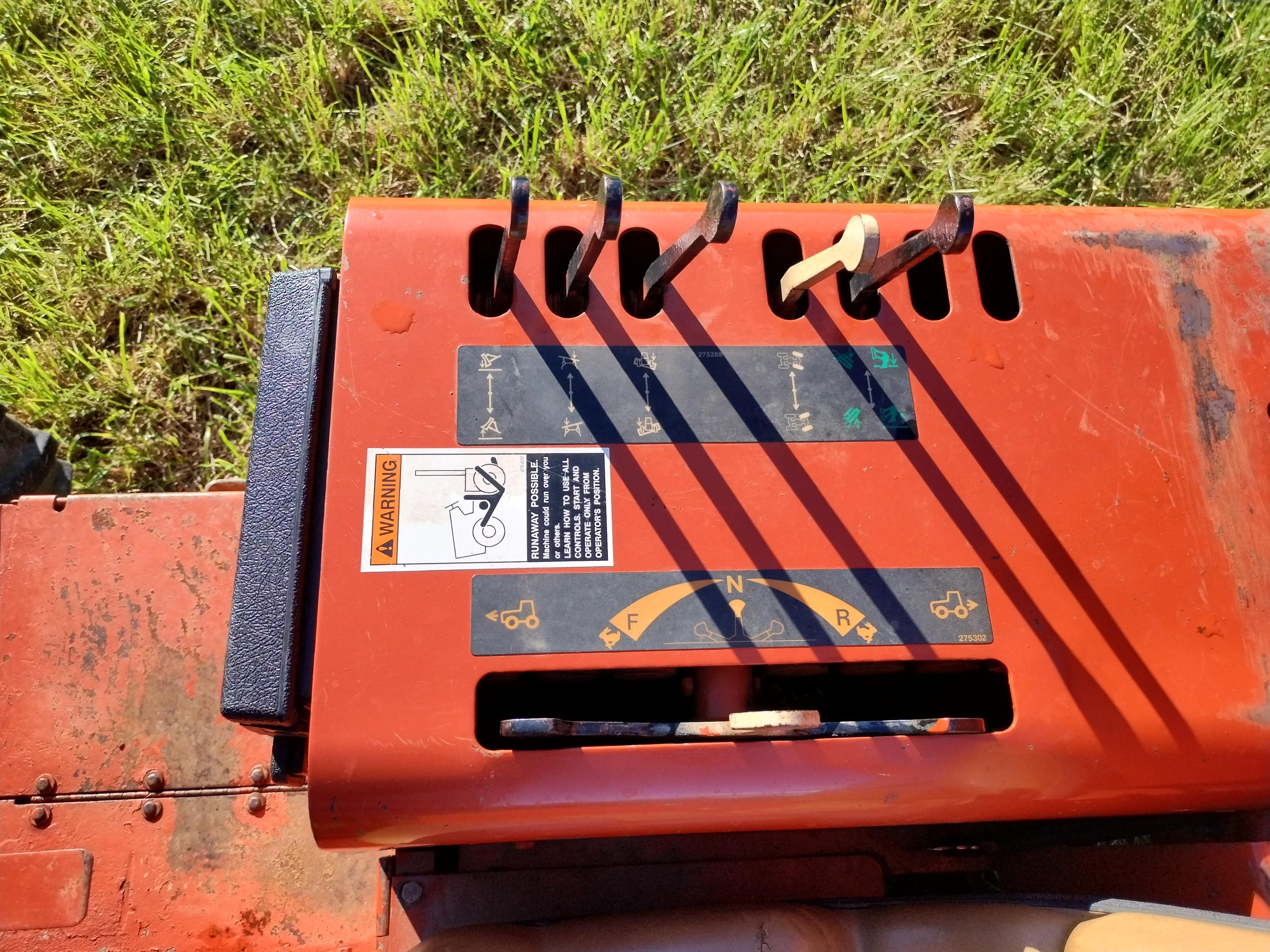 Ditch Witch 4010 Trencher Backhoe - image 8