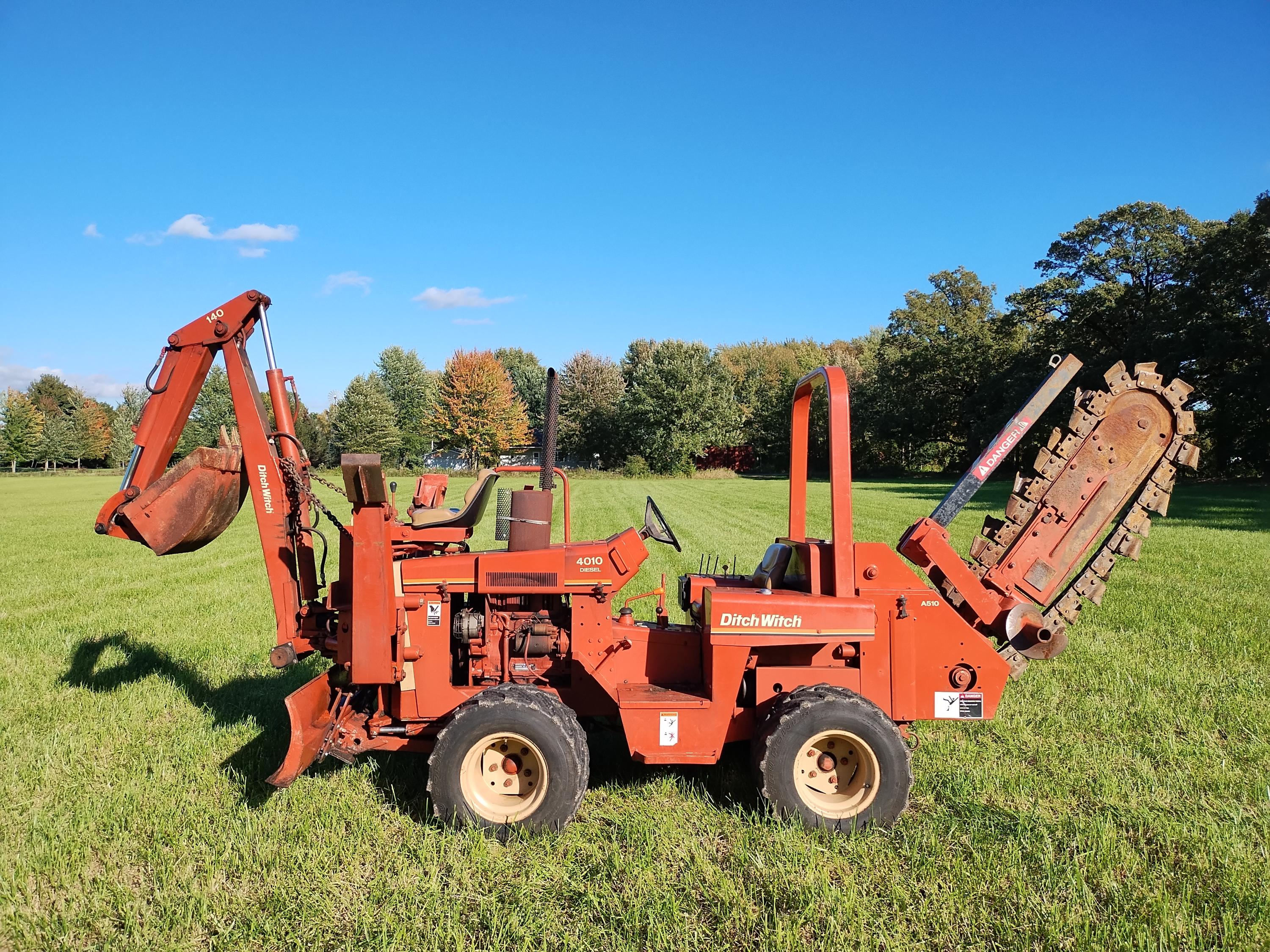 Ditch Witch 4010 Trencher Backhoe - image 5