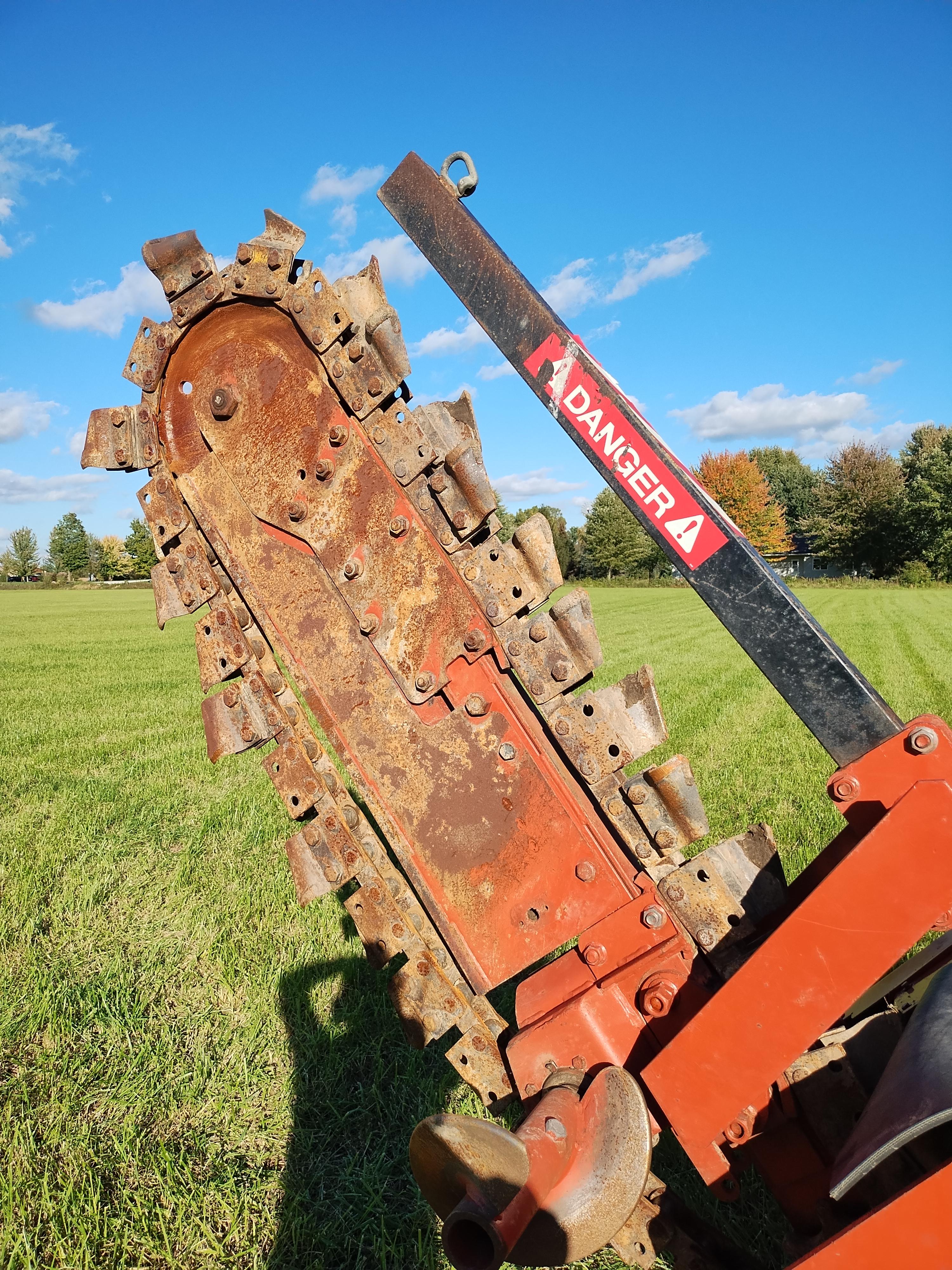Ditch Witch 4010 Trencher Backhoe - image 15