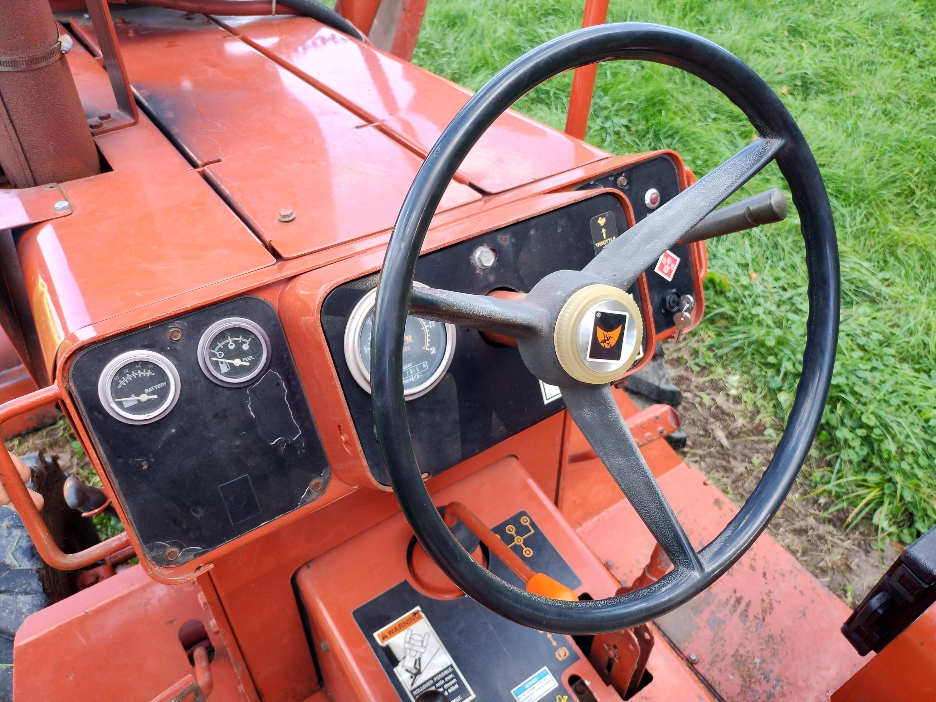 Ditch Witch 4010 Trencher Backhoe - image 9