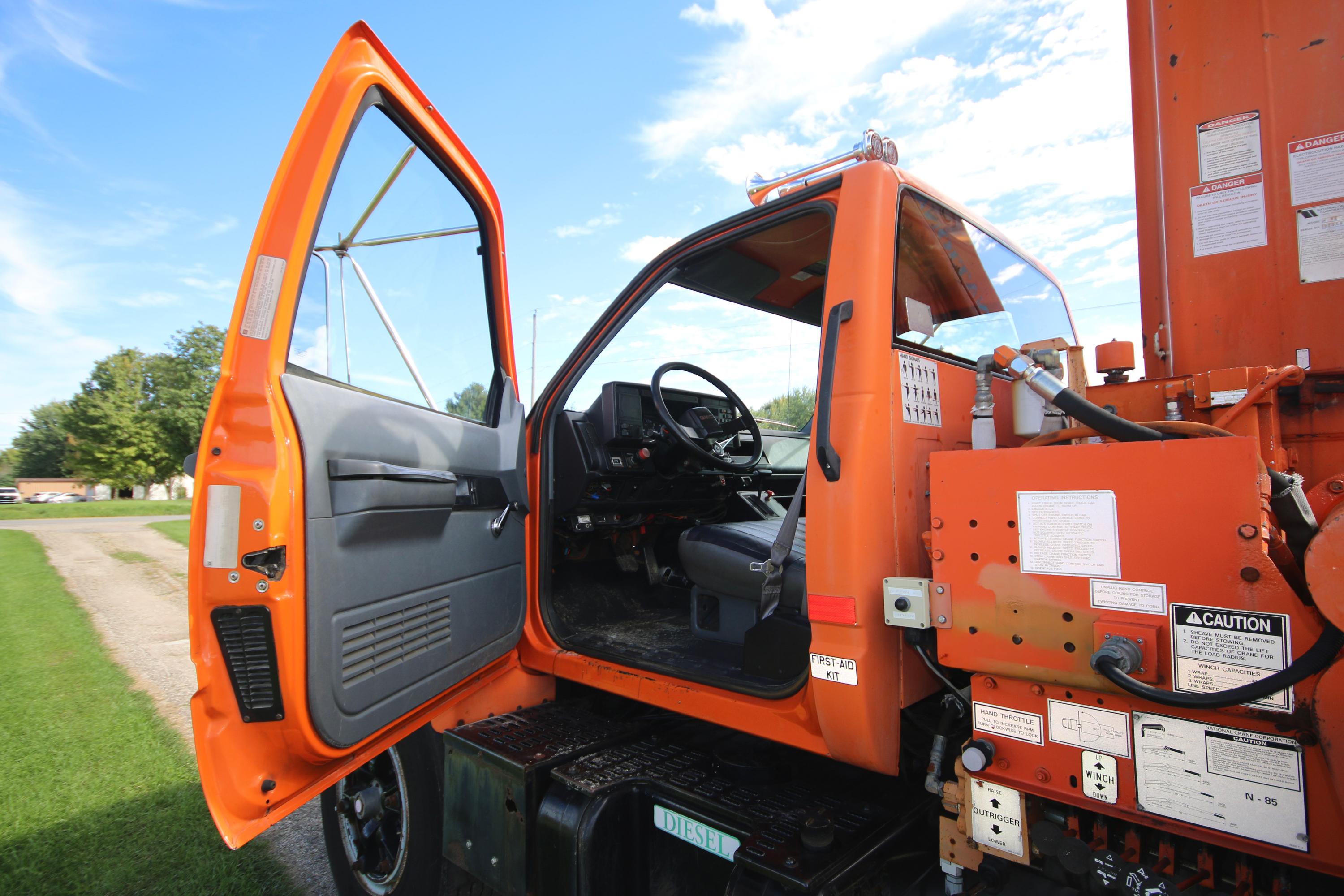 1991 GMC C7H042 TopKick Crane Truck - National N85 - image 6