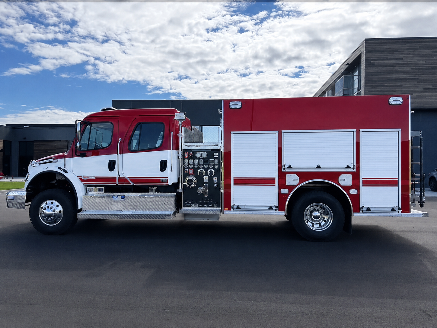 2025 MidWest Freightliner 4x4 Pumper - image 11