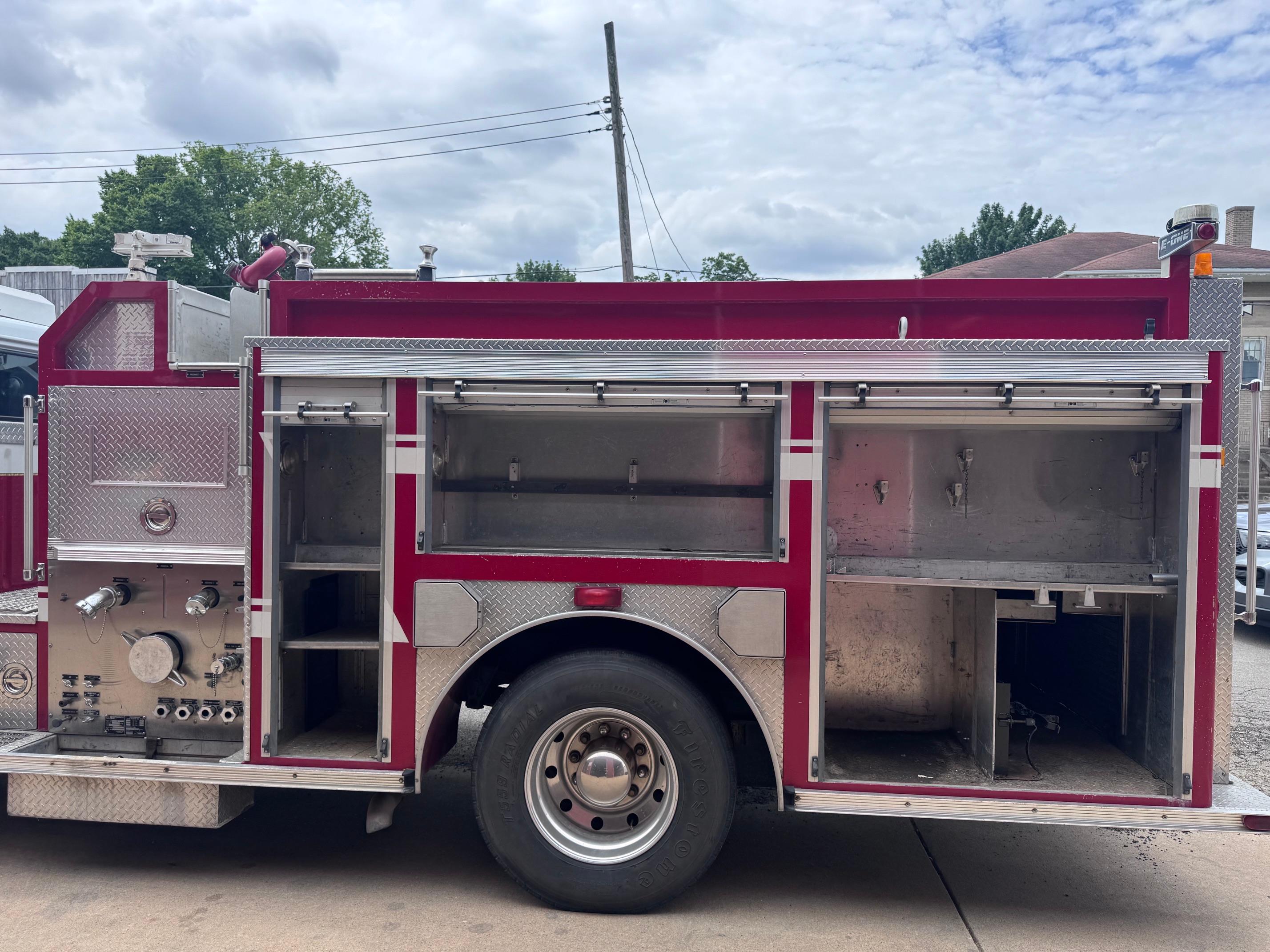 1993 E-One International Pumper - image 6