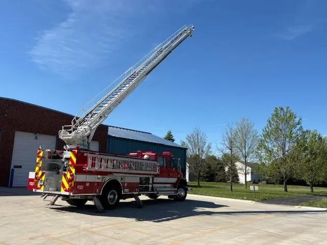 1998 Pierce Freightliner 65' Aerial - image 14
