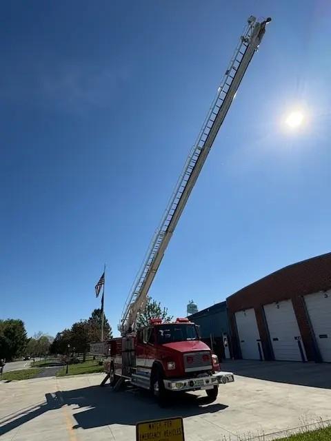 1998 Pierce Freightliner 65' Aerial - image 5