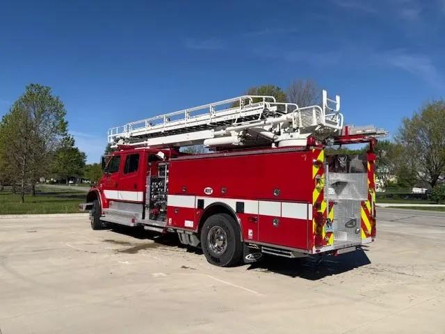 1998 Pierce Freightliner 65' Aerial - image 11