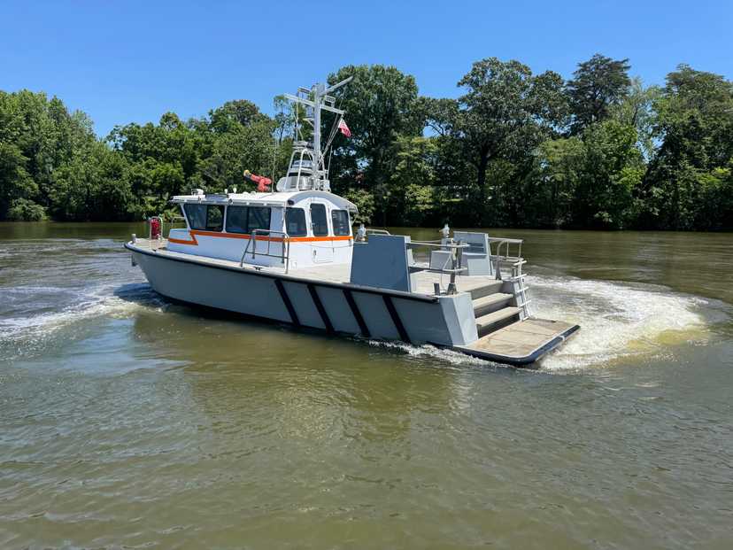 2003 Metalcraft 40 Fireboat — photo 3