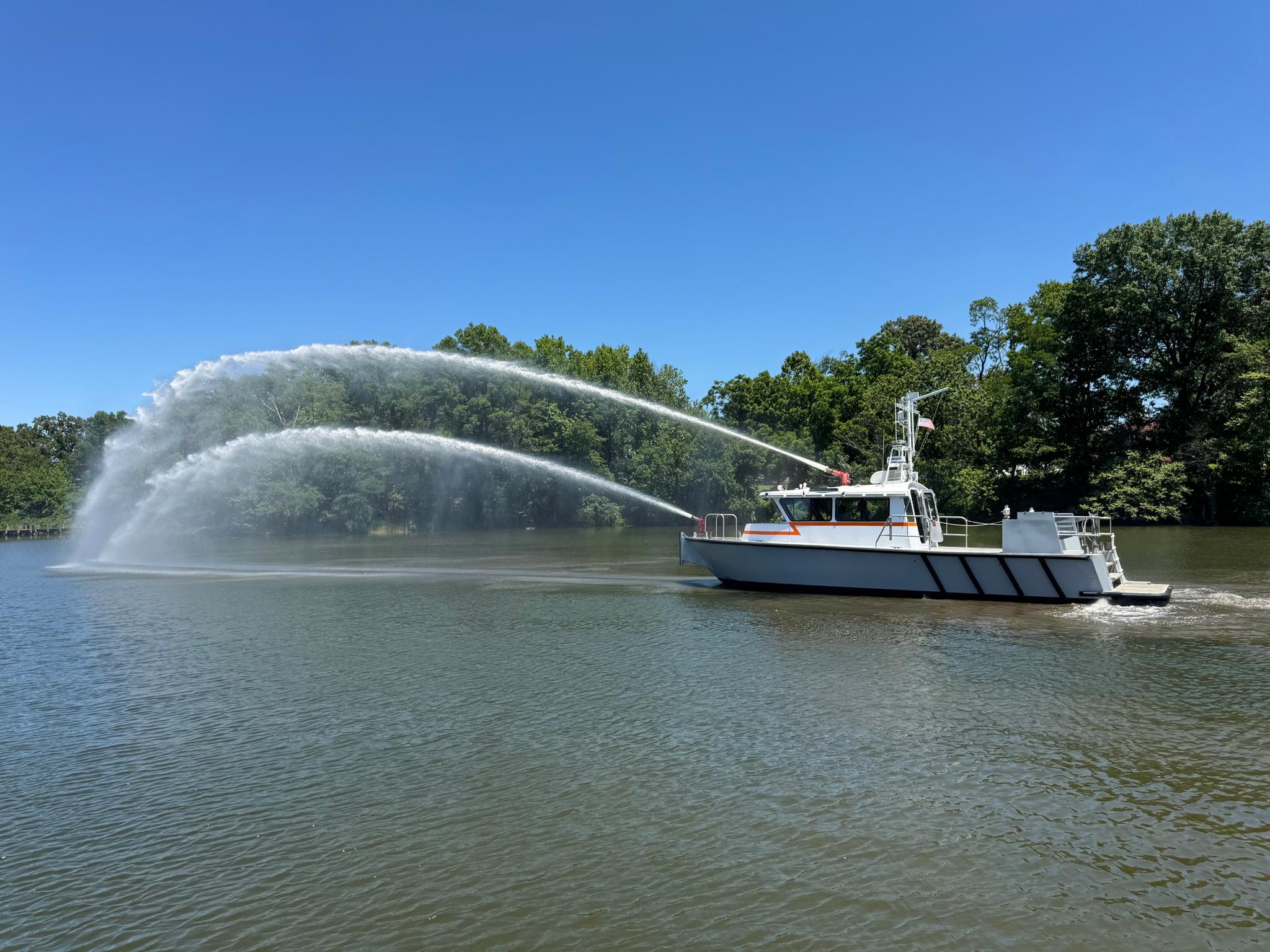 2003 Metalcraft 40 Fireboat - image 2
