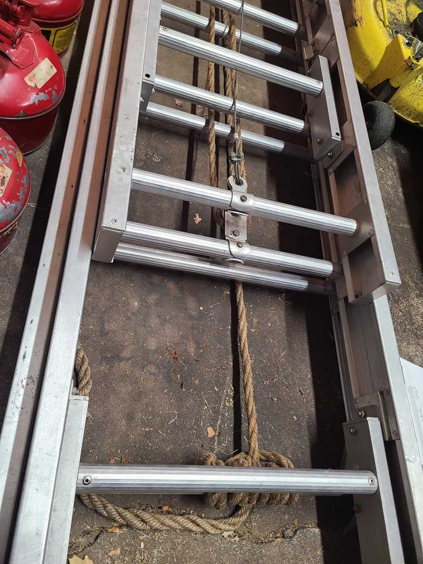 35' Extension Ladder — photo 4