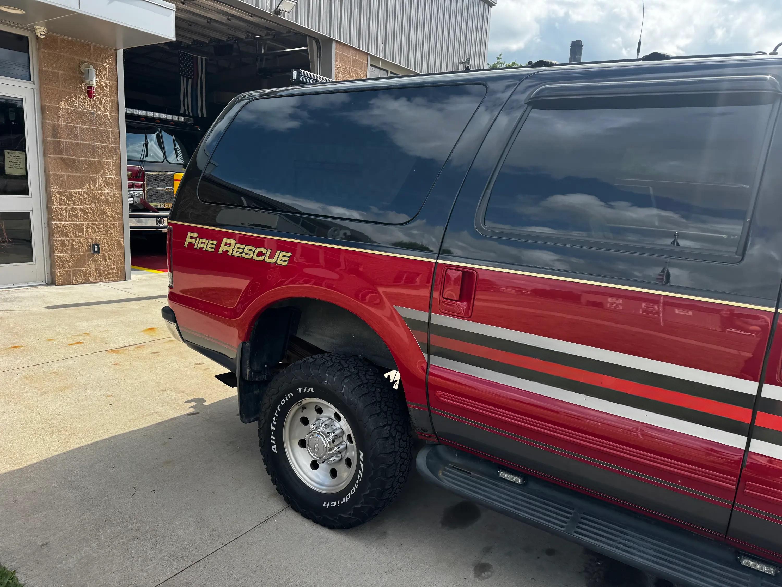 2000 Ford Excursion 4x4 - image 13