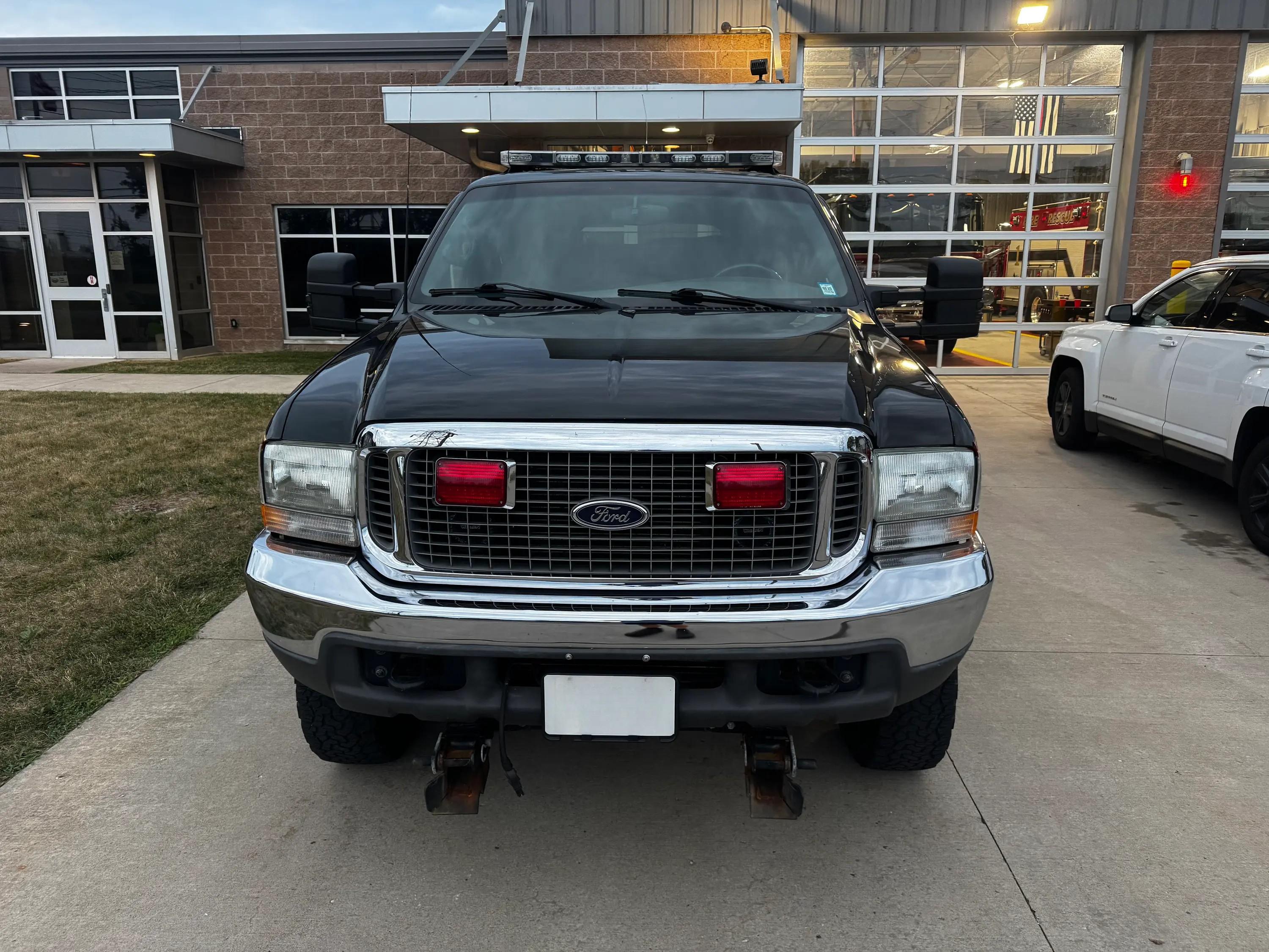 2000 Ford Excursion 4x4 - image 4