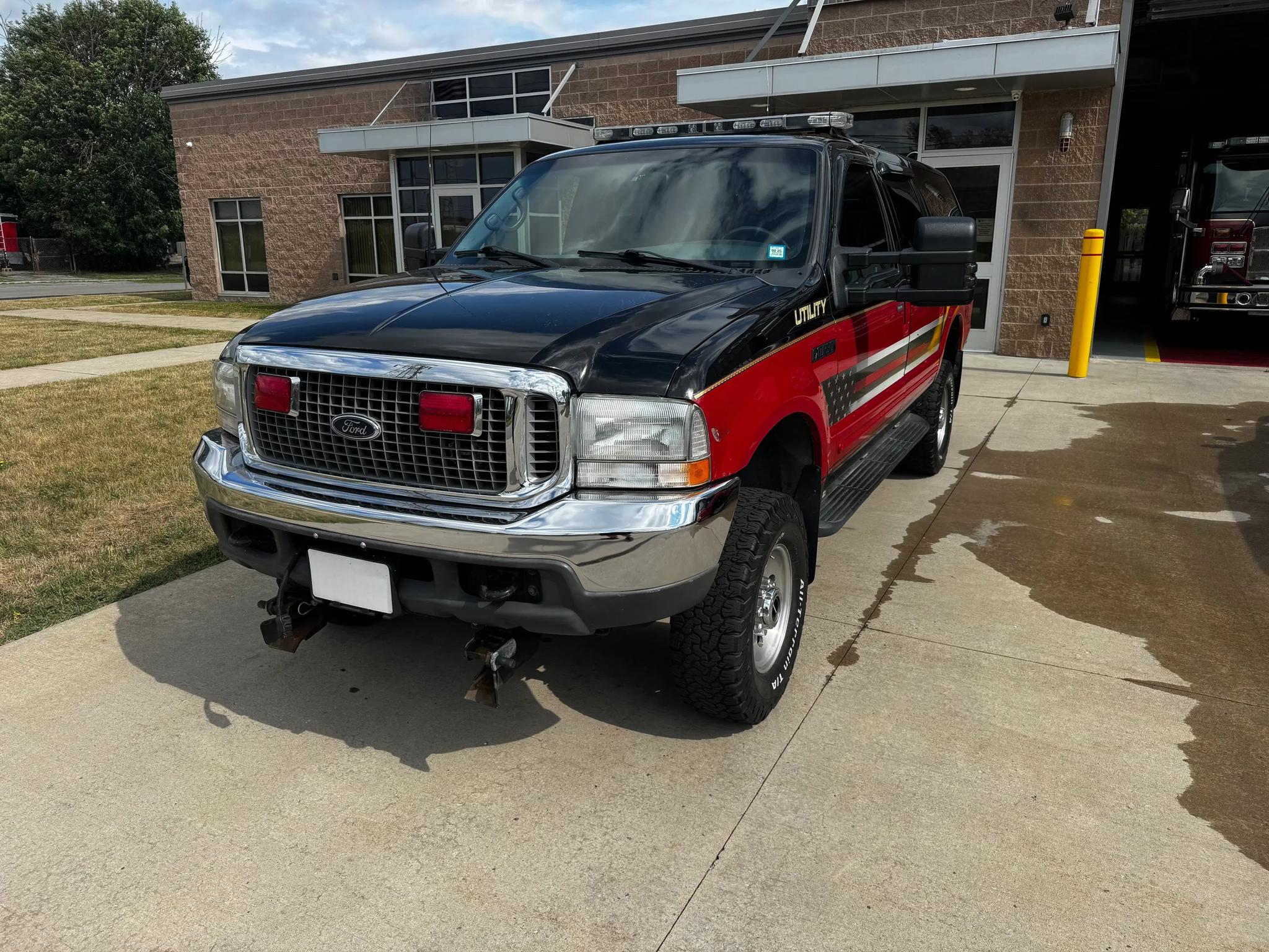 2000 Ford Excursion 4x4 - image 2