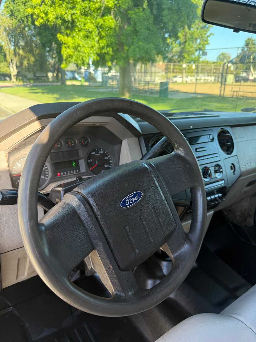 2008 Ford F350 Dump Truck — photo 8