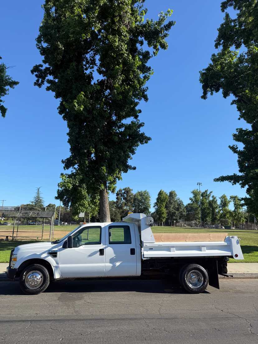 2008 Ford F350 Dump Truck — photo 2