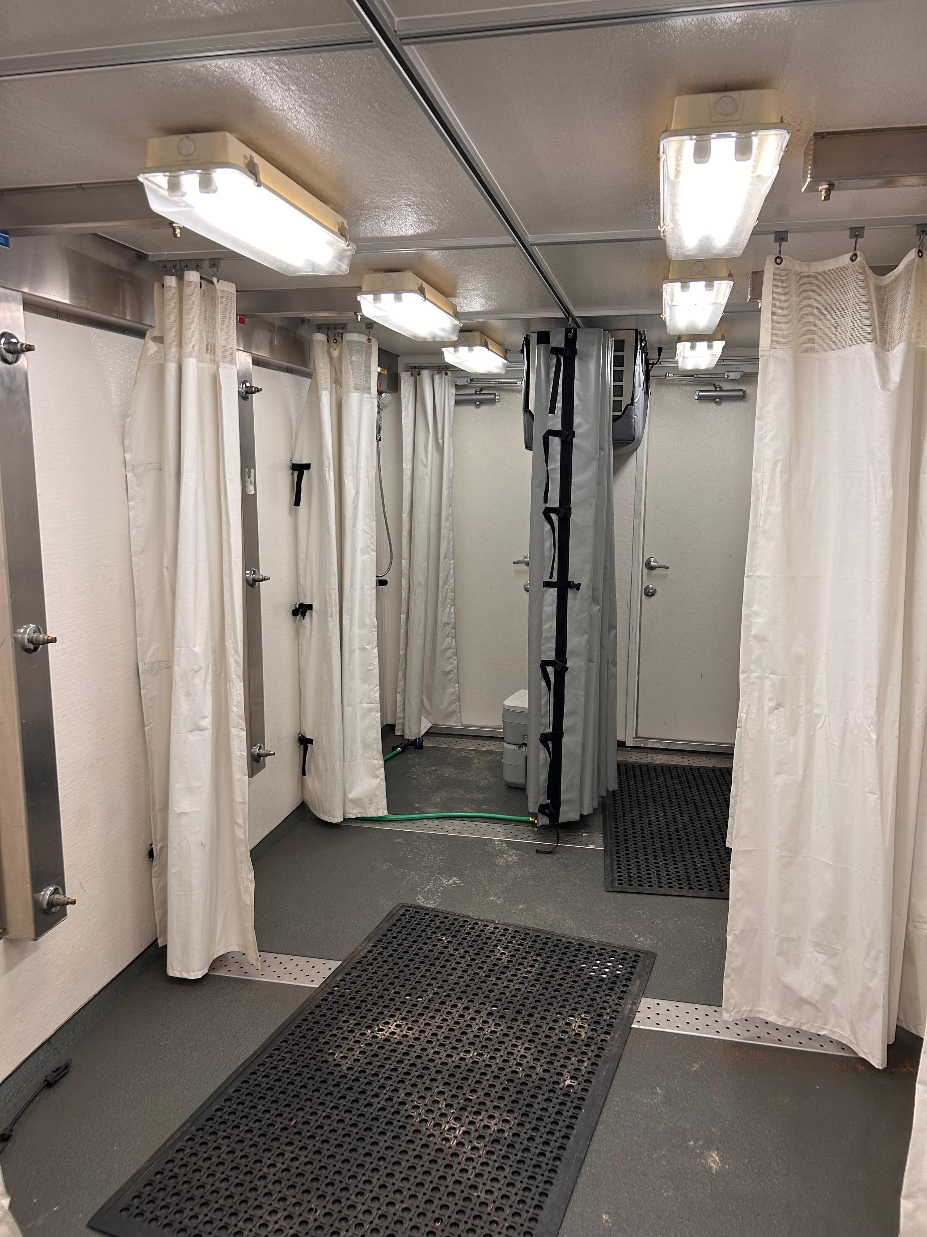 2006 MDX Mobile Office / Decontamination Trailer - image 6