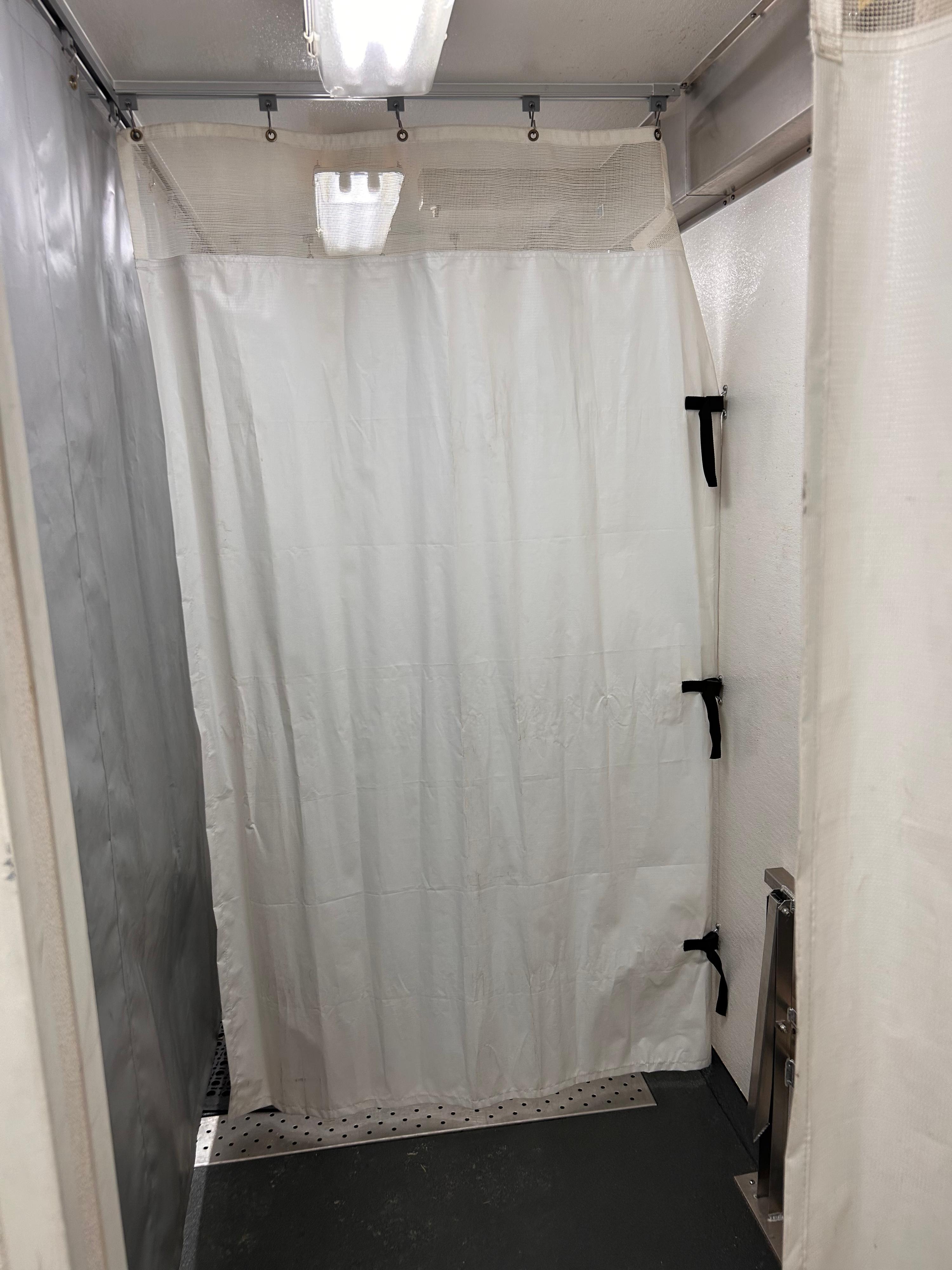 2006 MDX Mobile Office / Decontamination Trailer - image 10