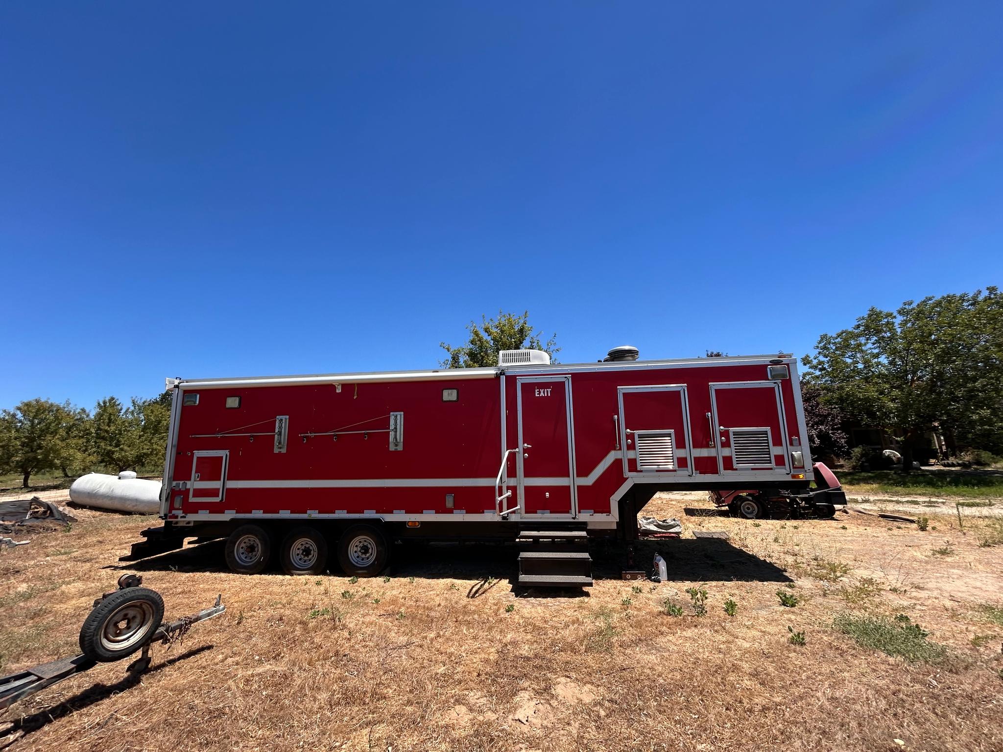 2006 MDX Mobile Office / Decontamination Trailer - image 1