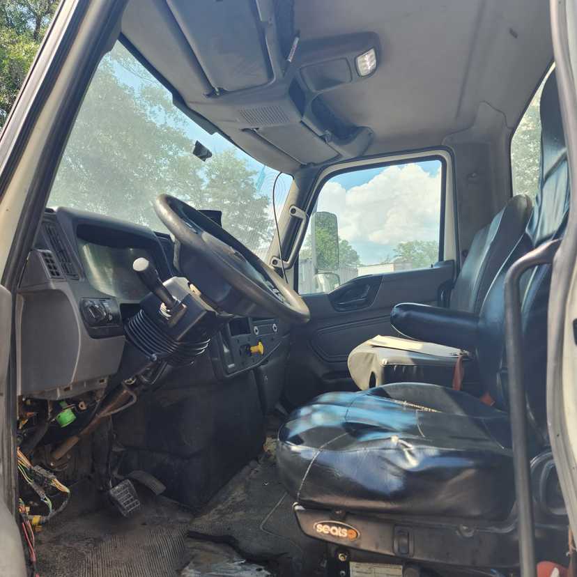 2019 International Loadmaster Rear Loader — photo 6