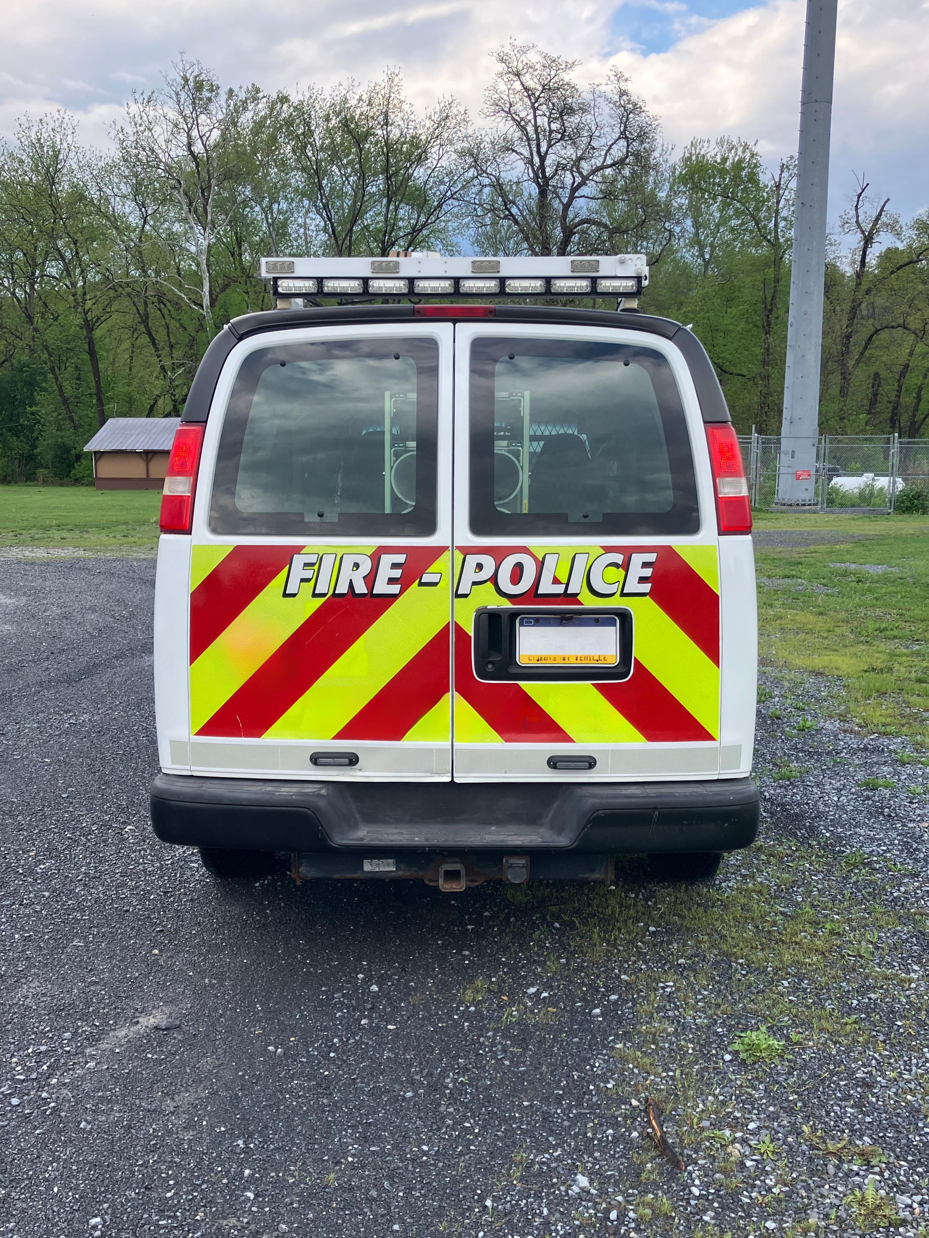 2003 Chevy 3500 Traffic Van - image 6