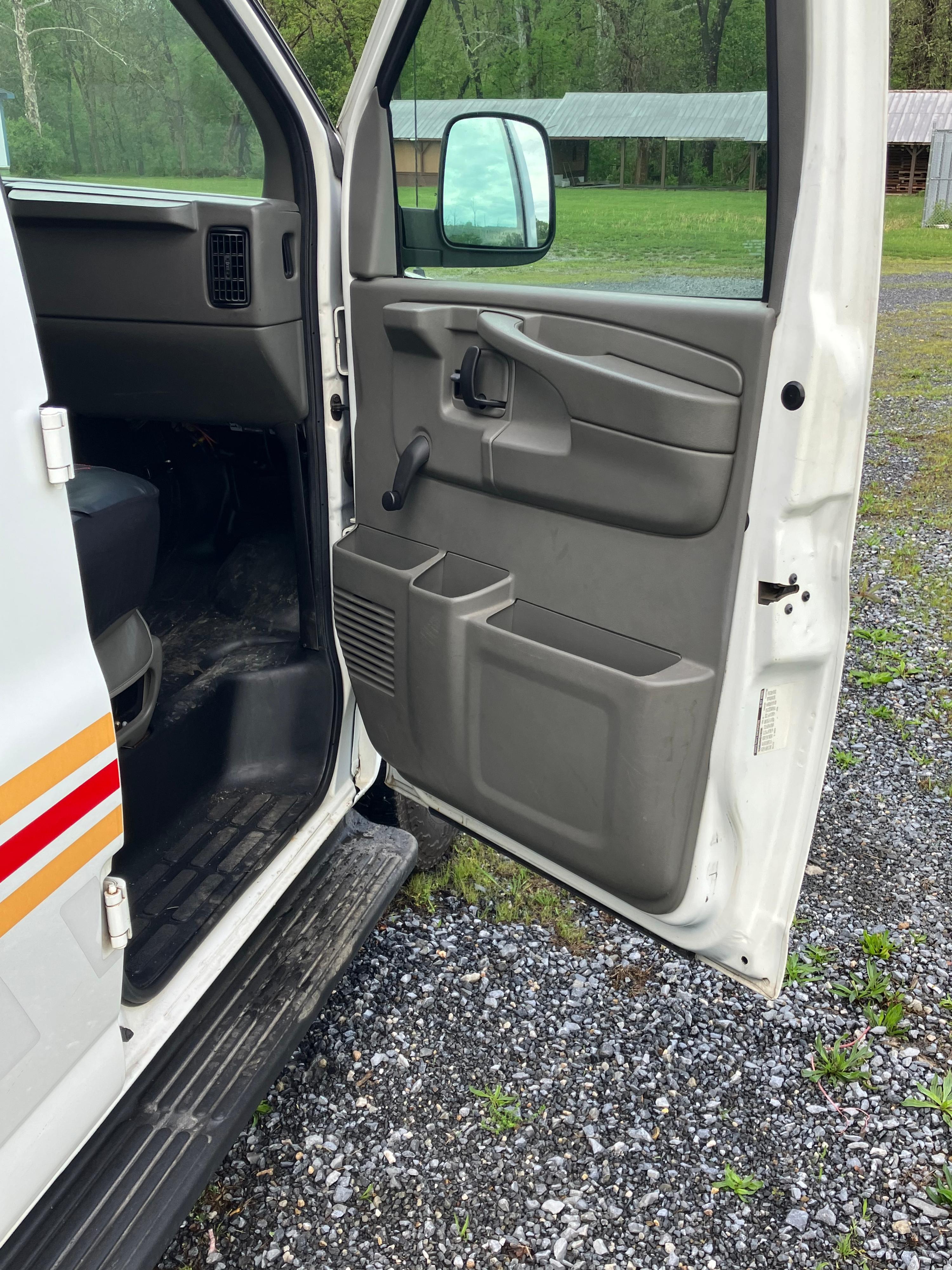 2003 Chevy 3500 Traffic Van - image 13