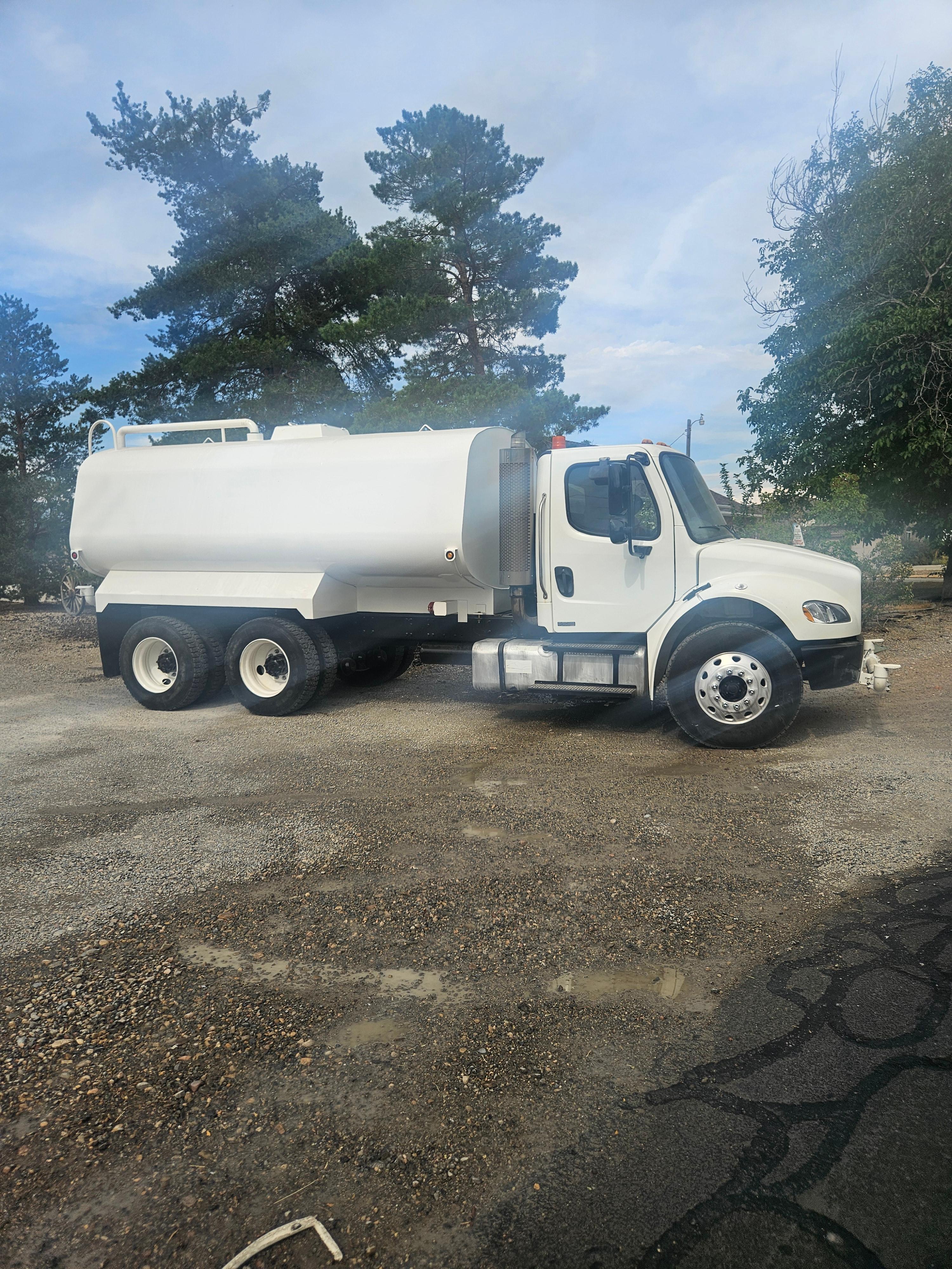 2006 Freightliner M2 106 Tanker - image 6