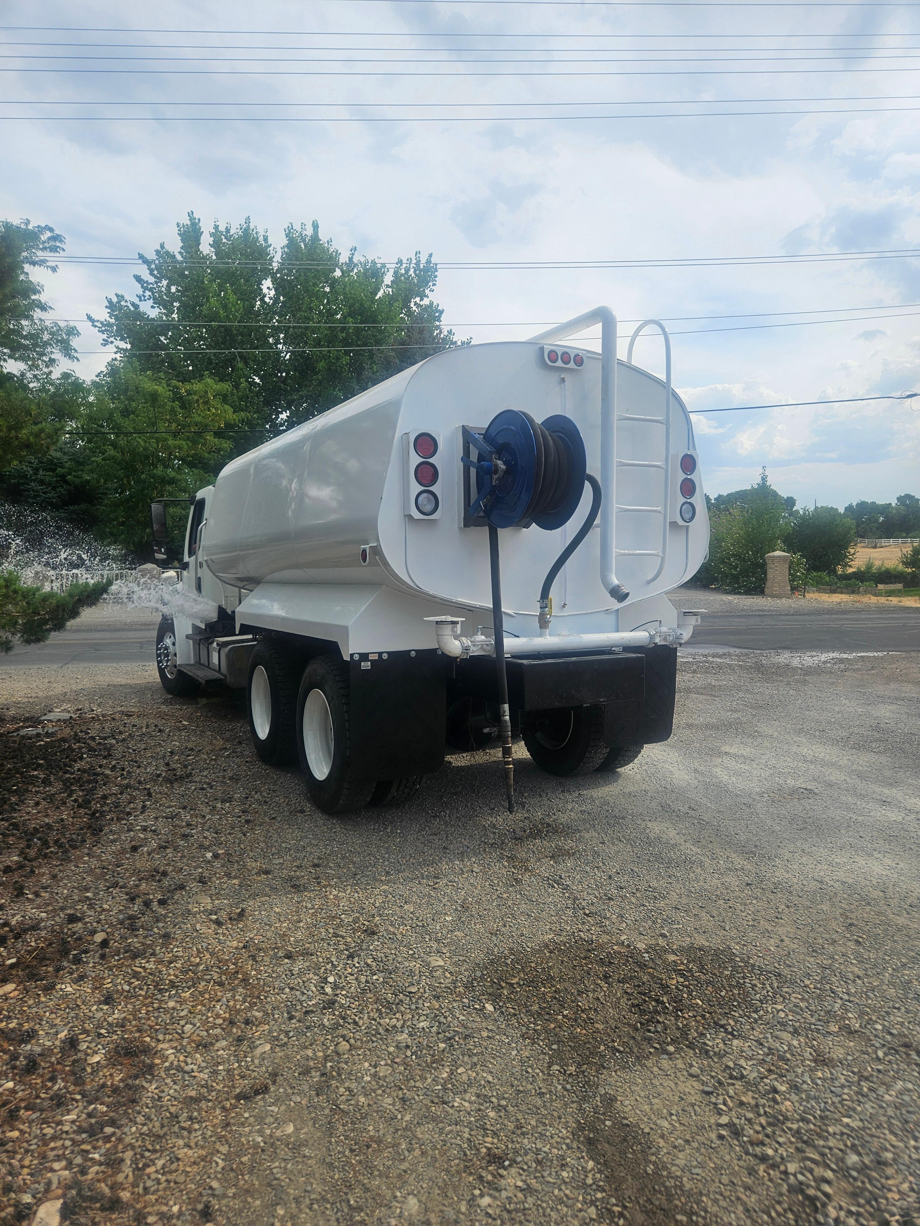 2006 Freightliner M2 106 Tanker - image 8