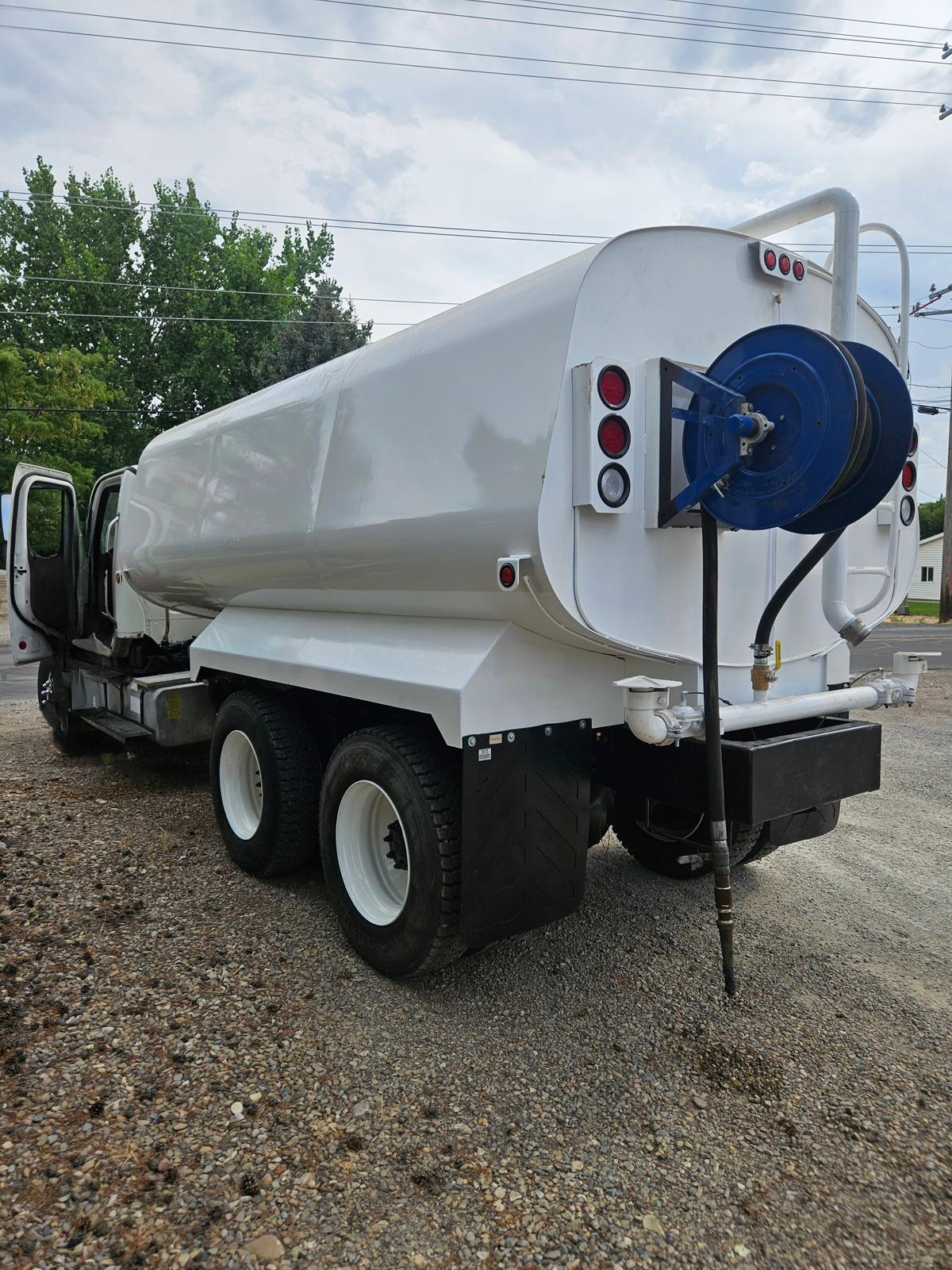 2006 Freightliner M2 106 Tanker - image 9