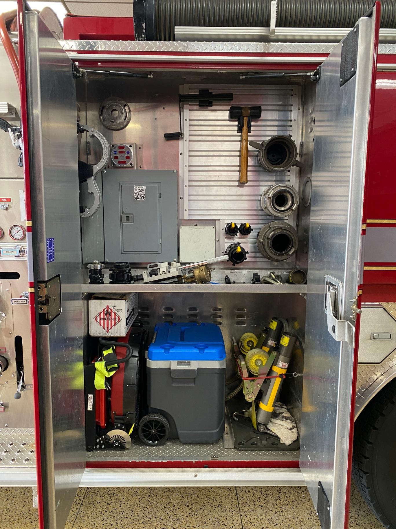 2009 E-One Cyclone II Pumper - image 11