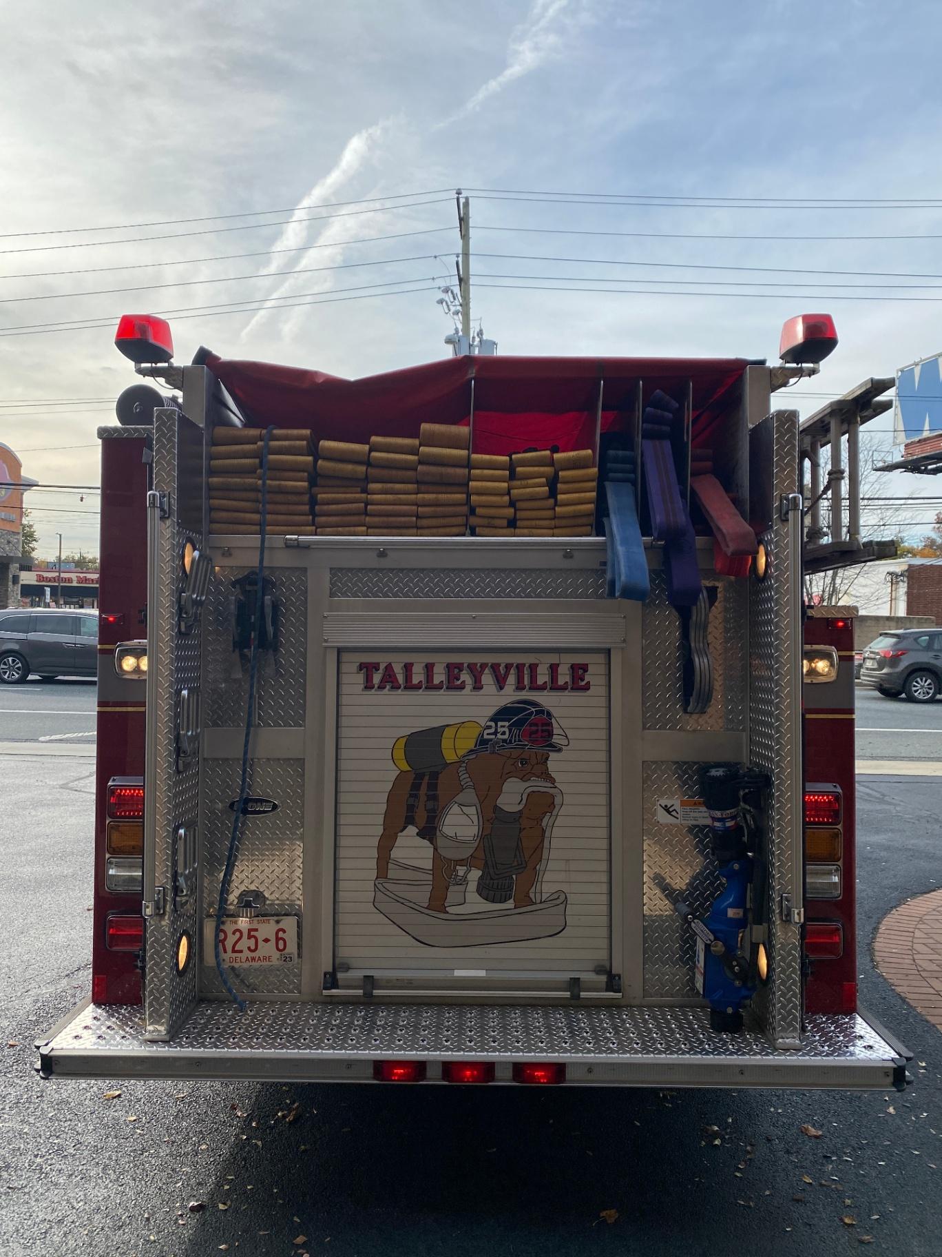 2009 E-One Cyclone II Pumper - image 7