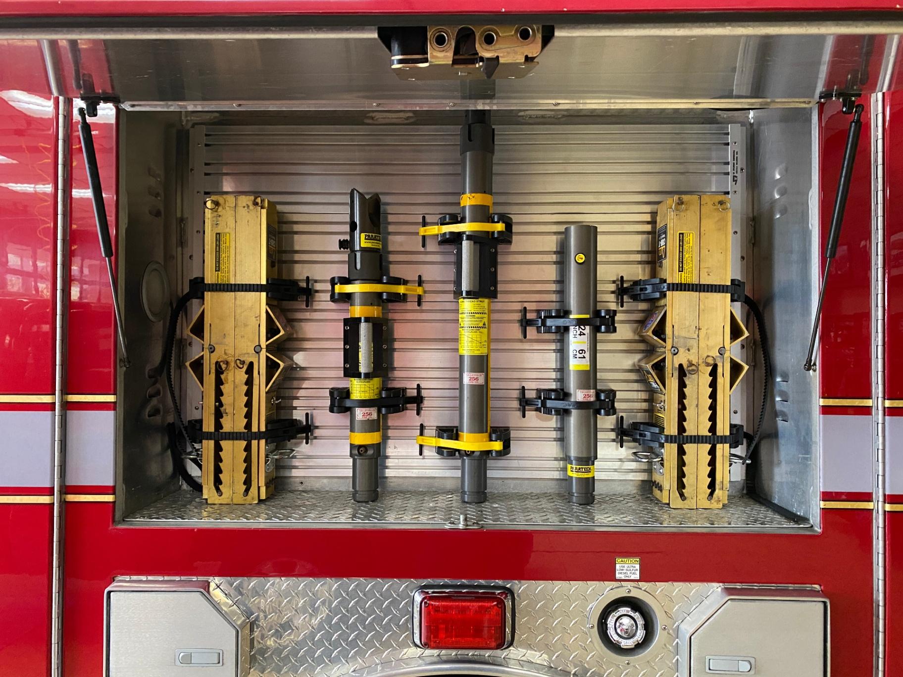 2009 E-One Cyclone II Pumper - image 12