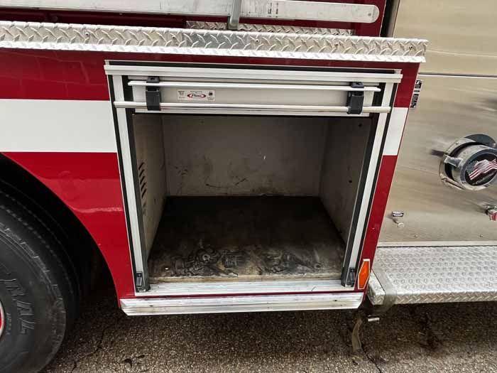 2005 International Pierce Pumper (2) - image 9