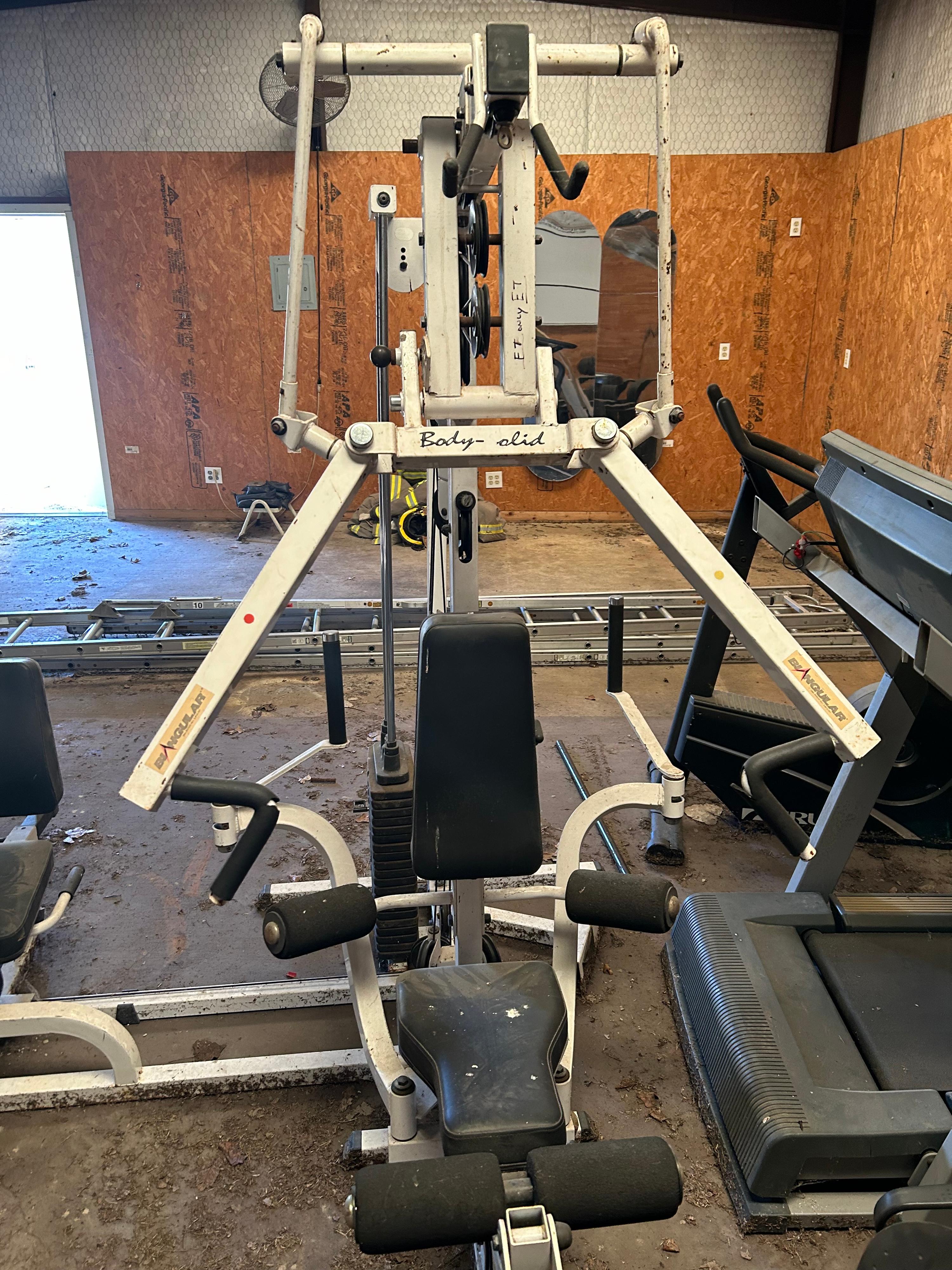 Workout Equipment - image 3