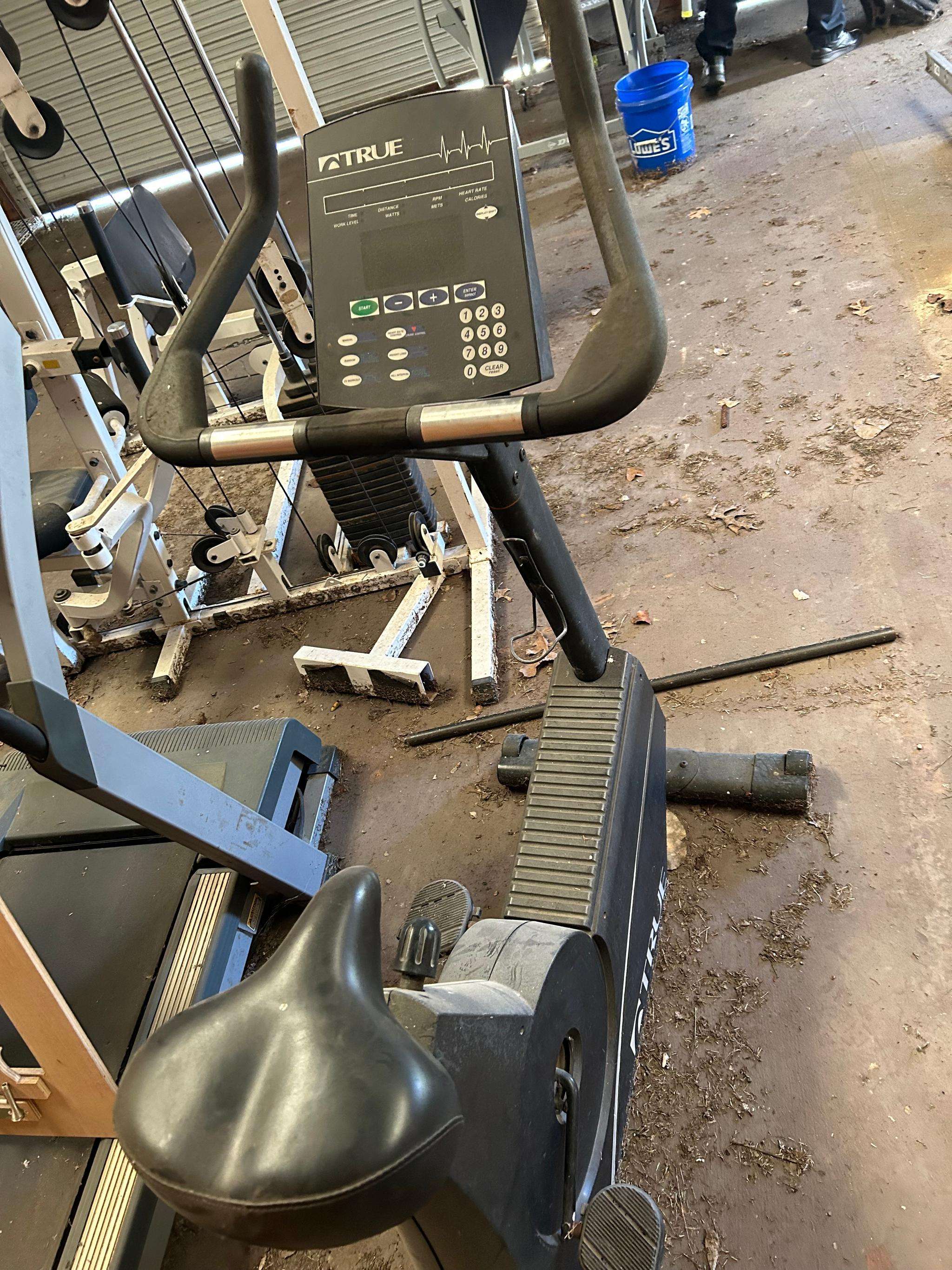 Workout Equipment - image 5