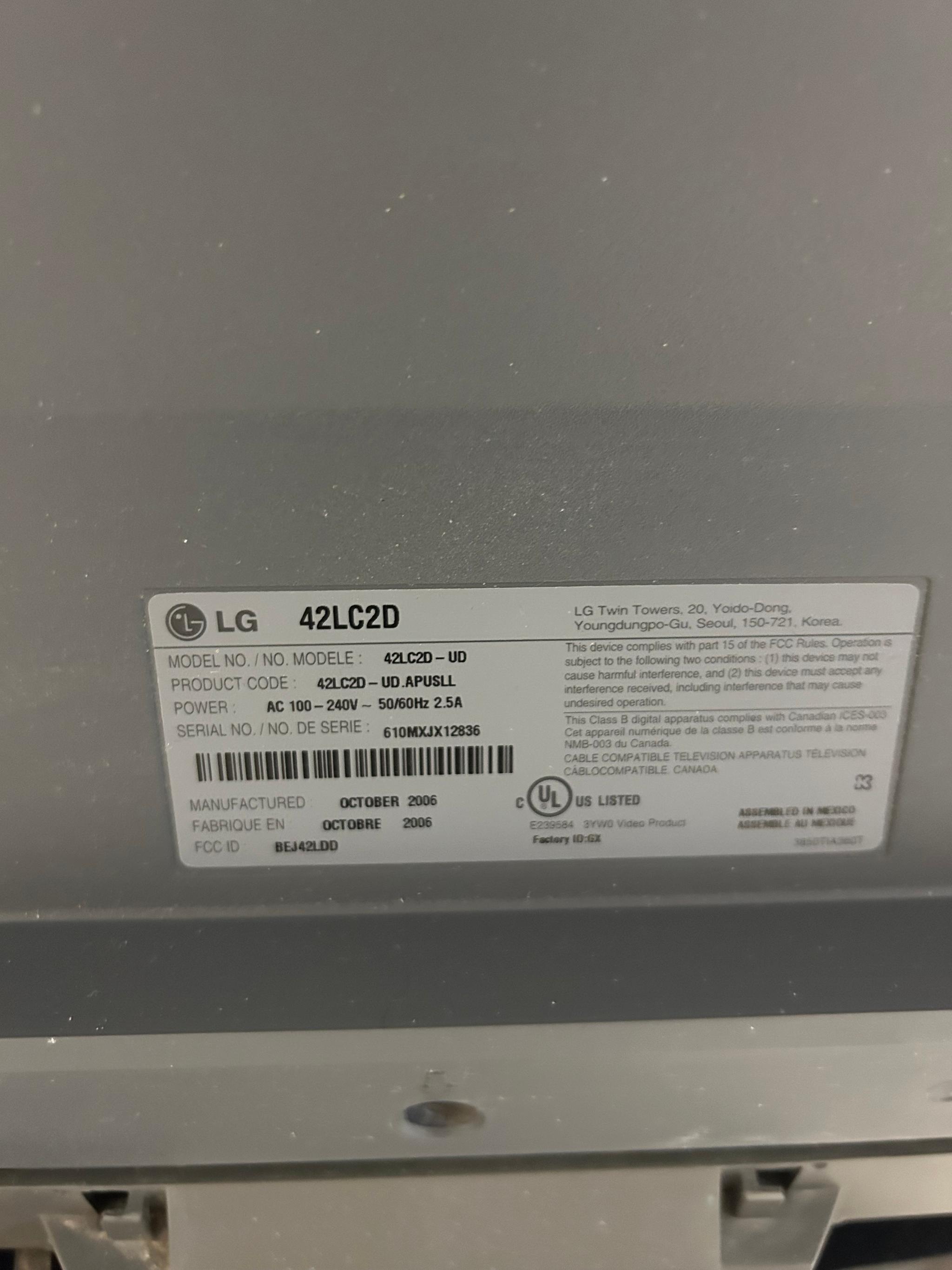 Two LG Flatscreen TVs (42" and 47") - image 4