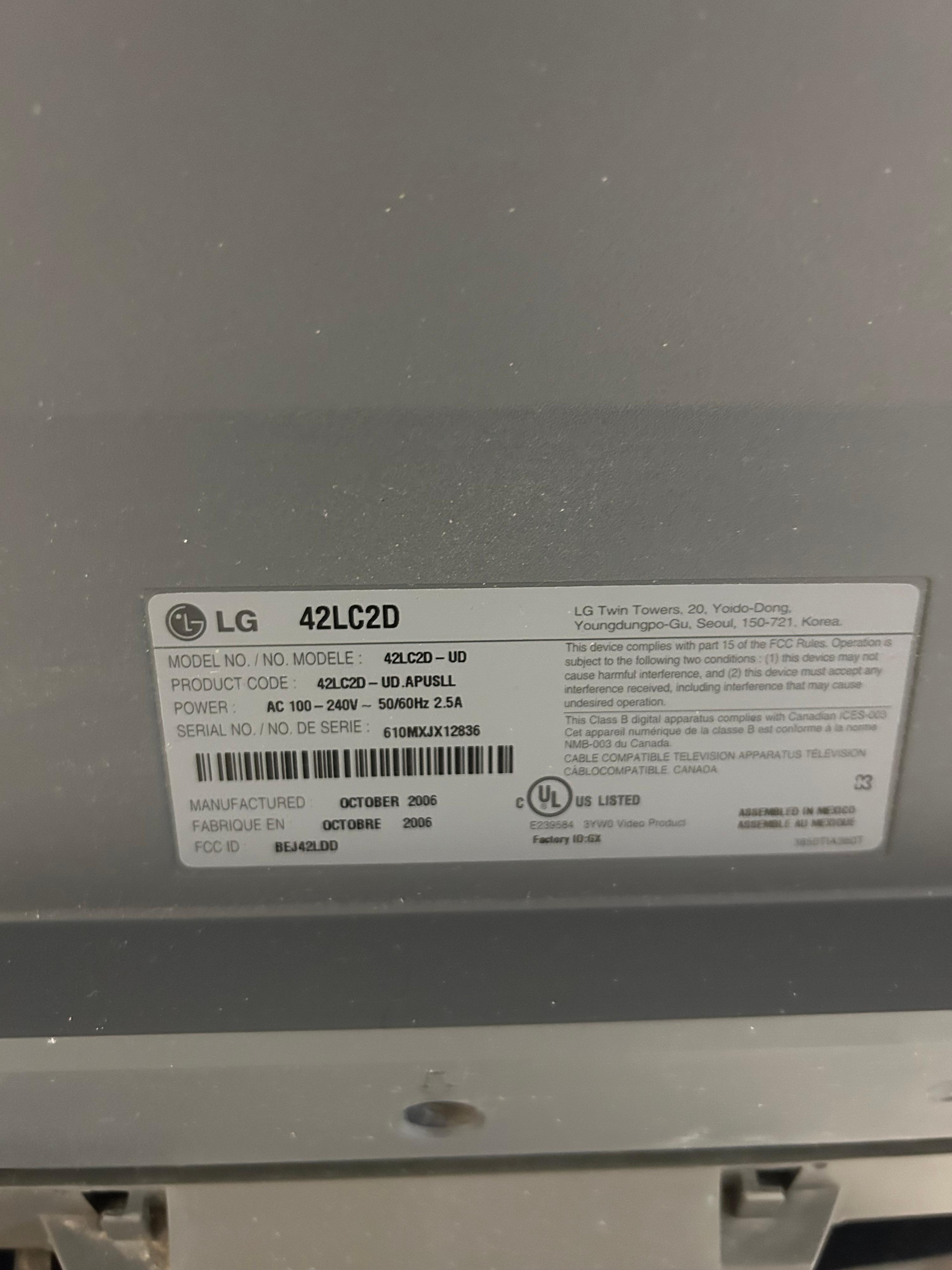 Two LG Flatscreen TVs (42" and 47") - image 4