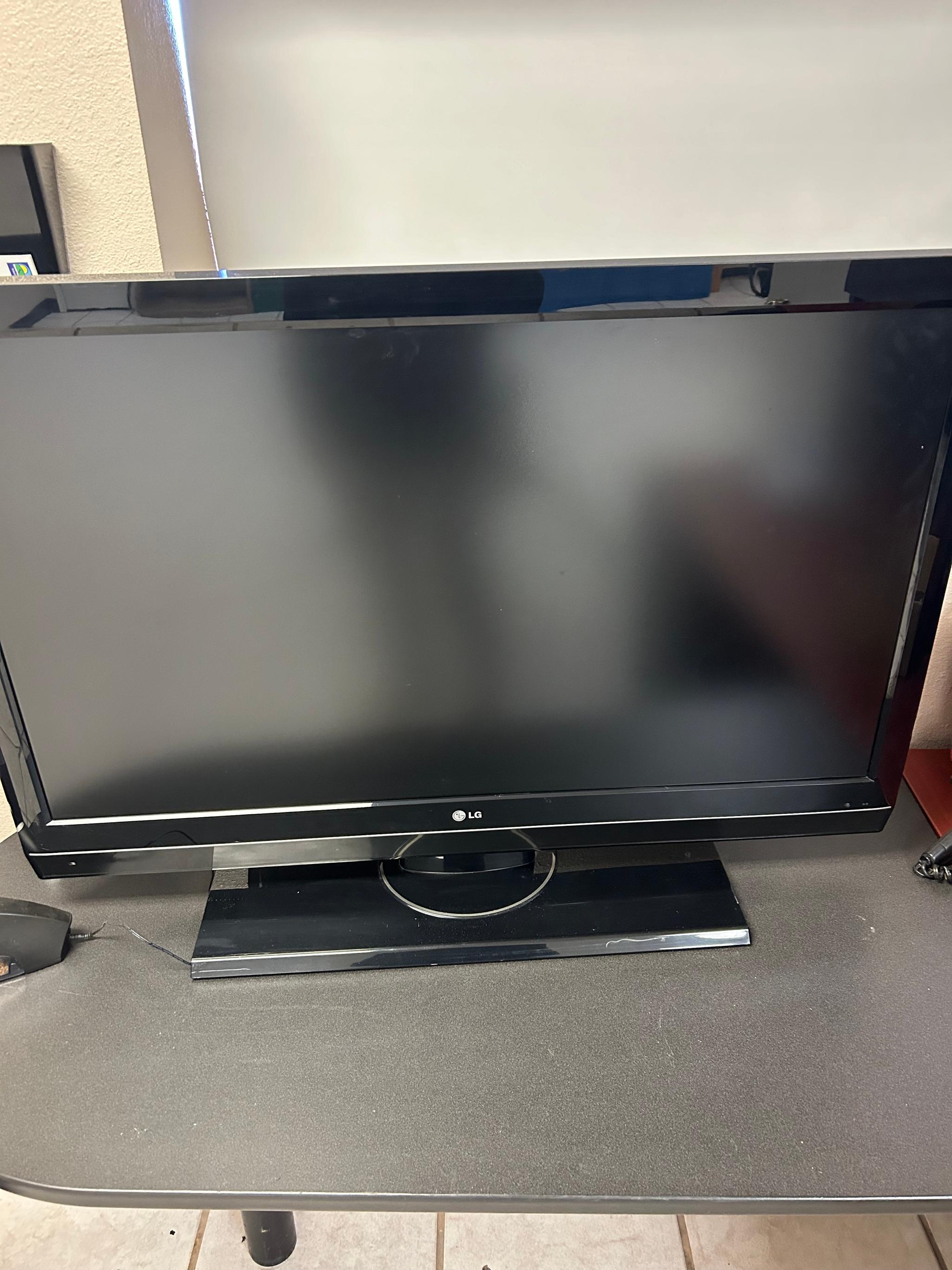 Two LG Flatscreen TVs (42" and 47") - image 1